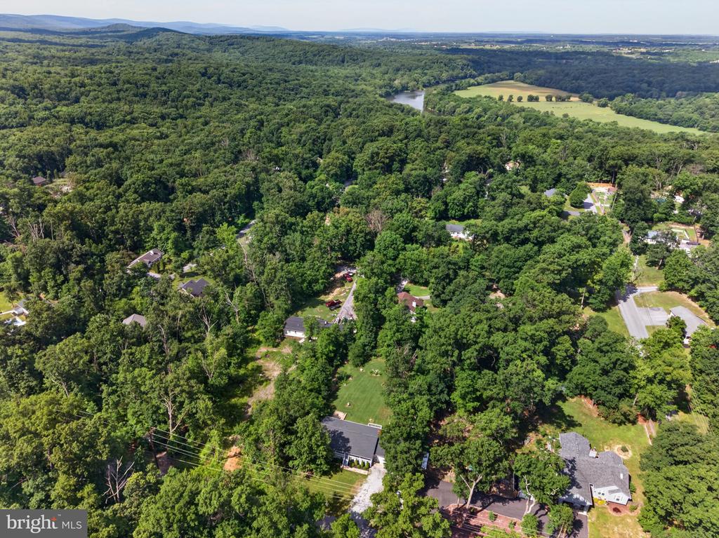 885 WILD ROSE LANE