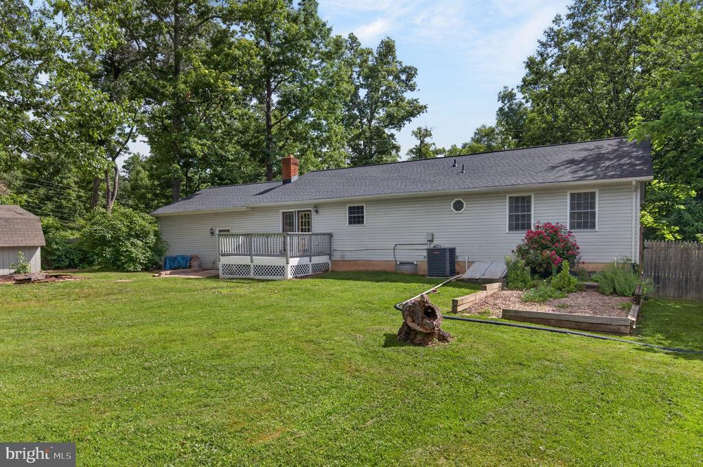 885 WILD ROSE LANE