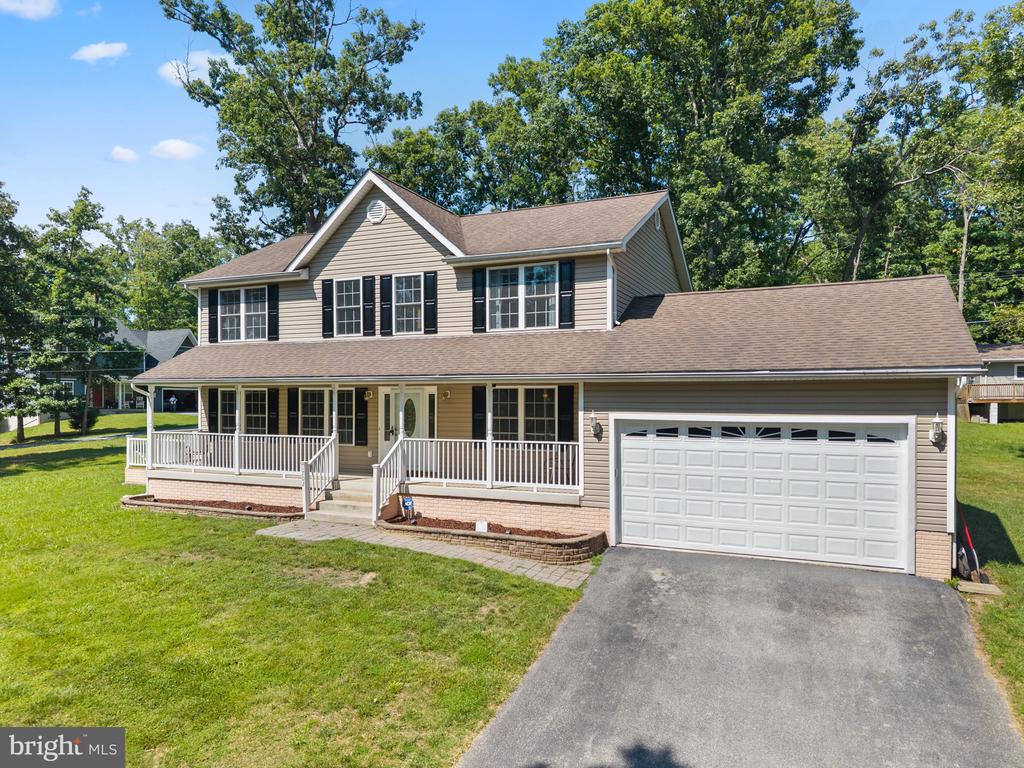 1702 LAKESIDE DRIVE