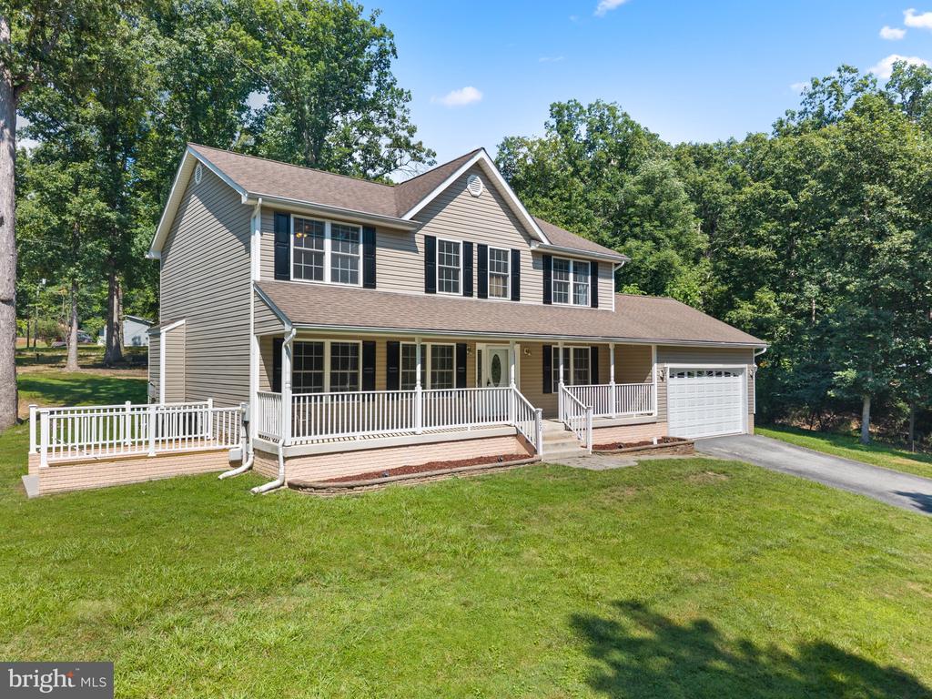 1702 LAKESIDE DRIVE