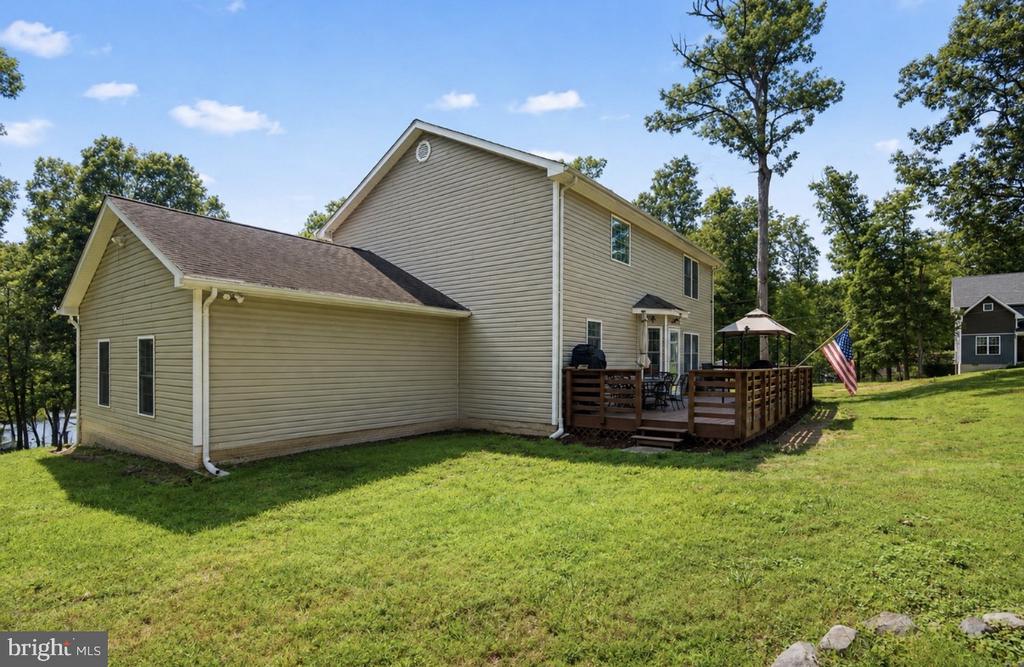 1702 LAKESIDE DRIVE