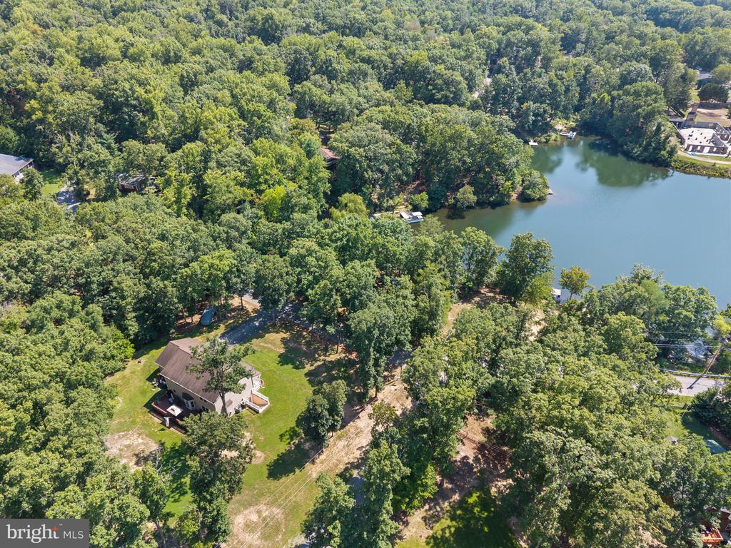 1702 LAKESIDE DRIVE