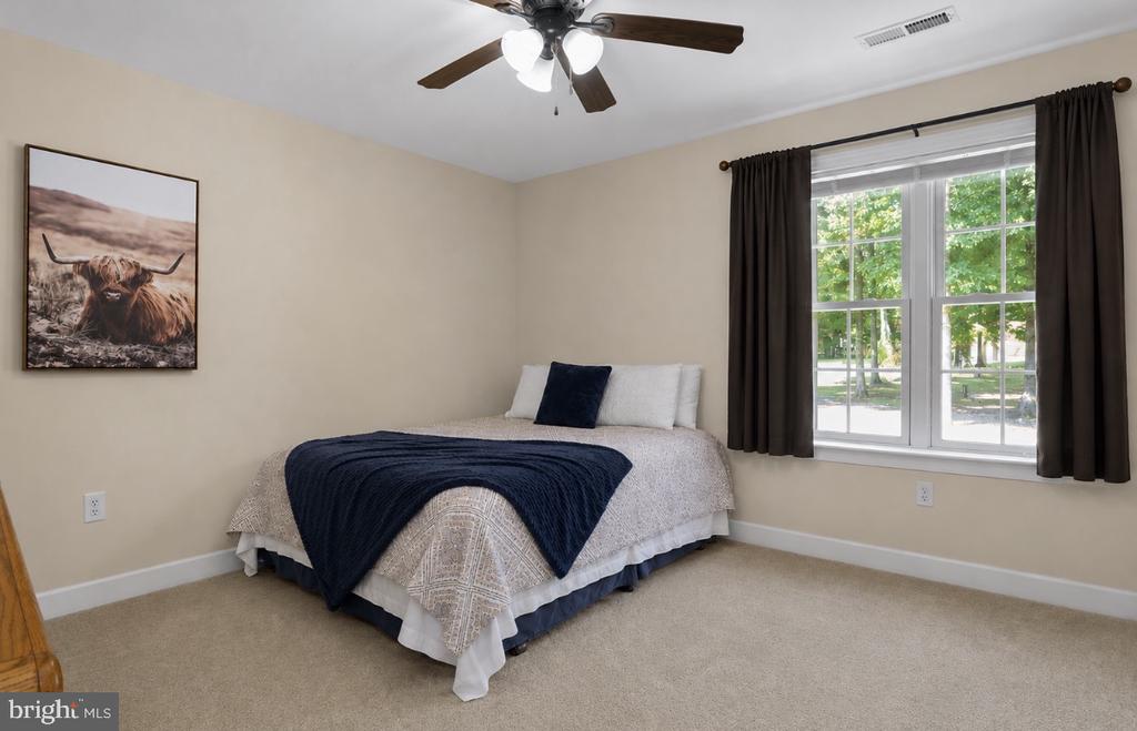 1702 LAKESIDE DRIVE