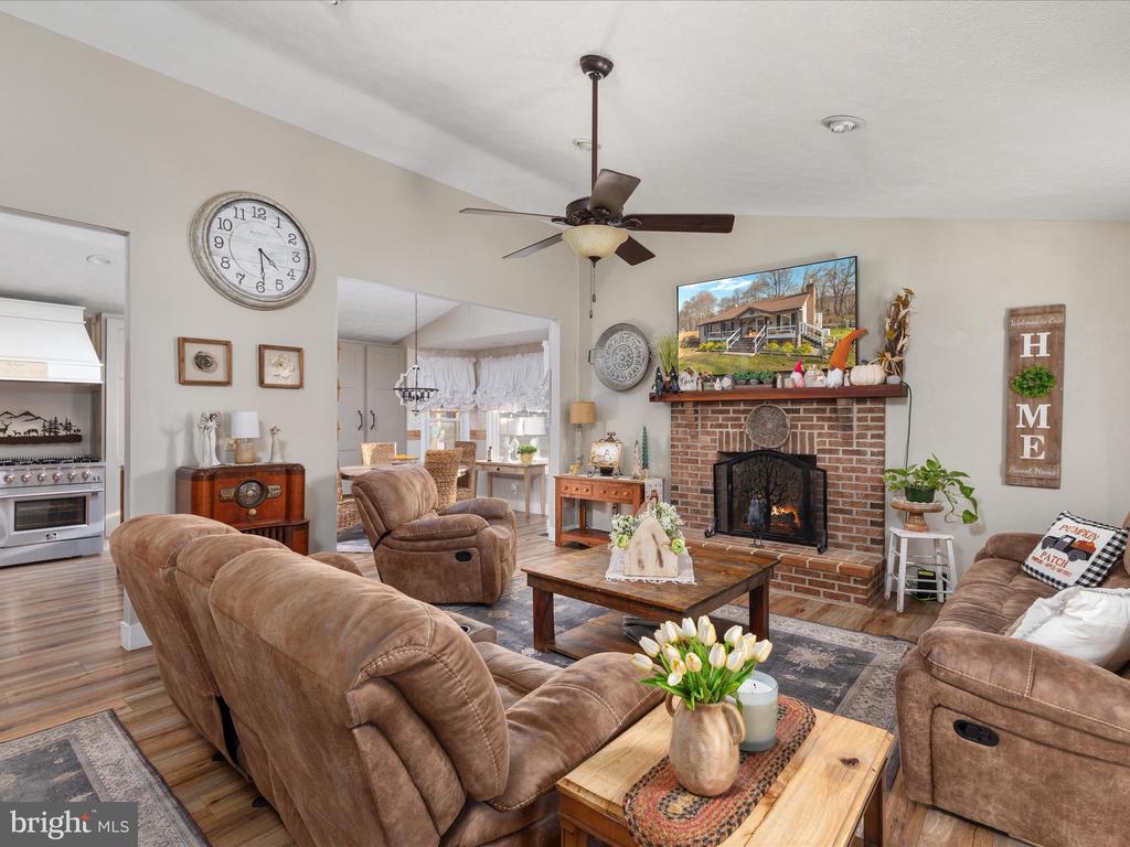 168 Tall Pines Ln