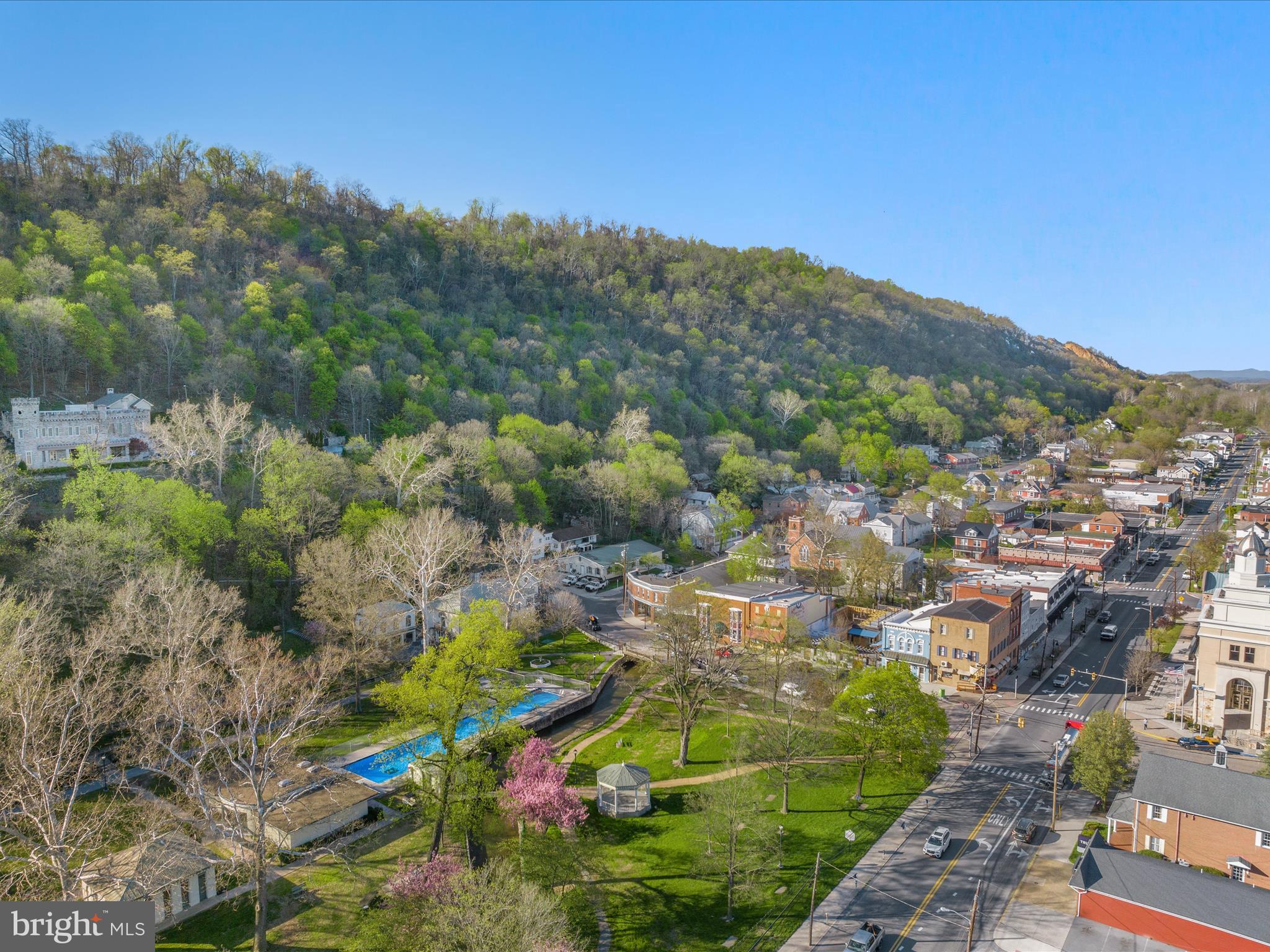 168 Tall Pines Ln
