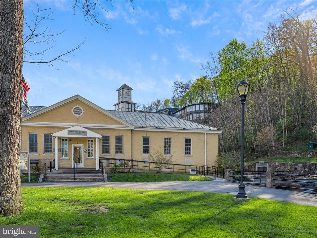 168 Tall Pines Ln