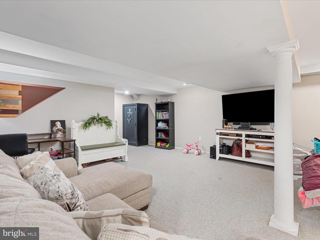 168 Tall Pines Ln