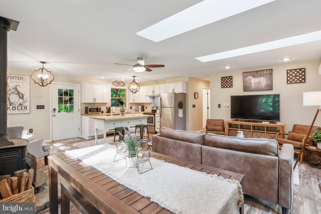 148 AMBERWOOD LANE