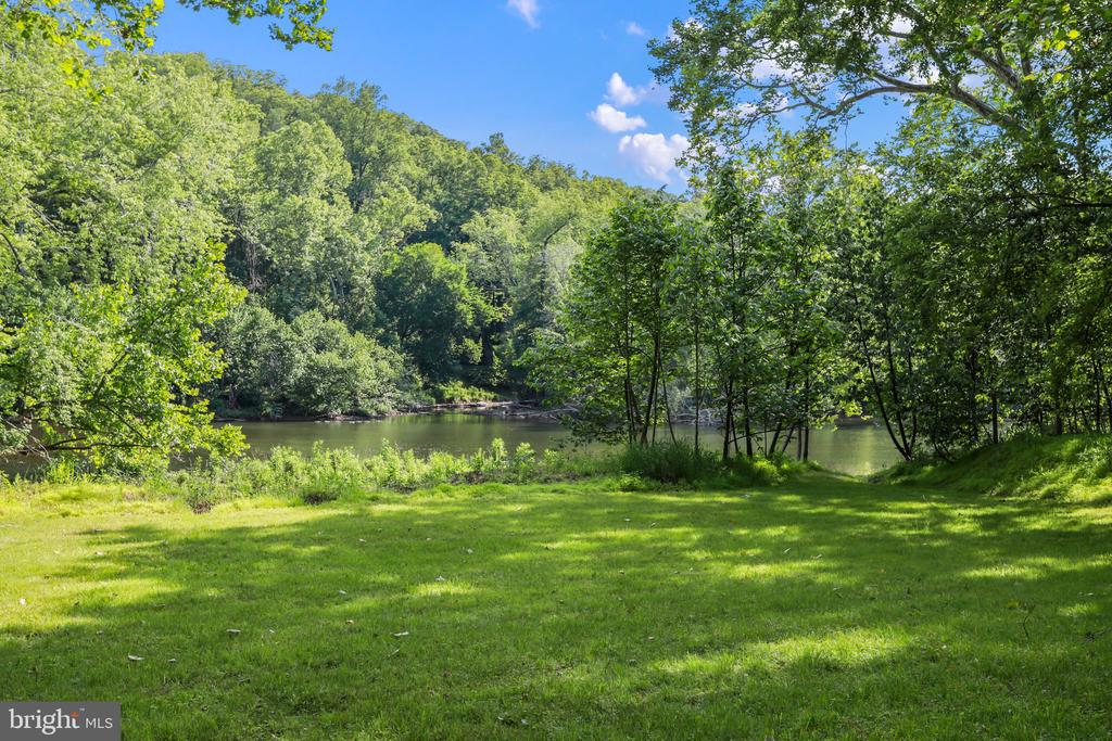 148 AMBERWOOD LANE
