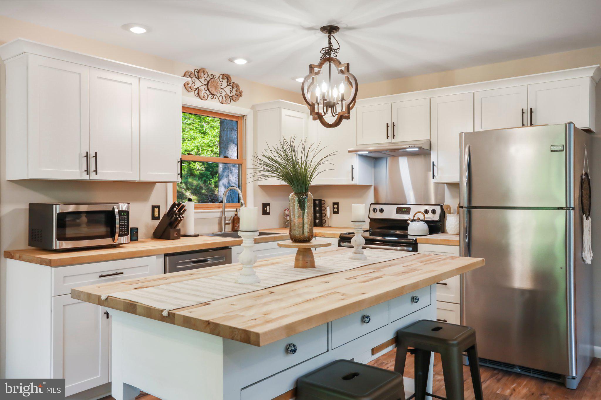 148 AMBERWOOD LANE
