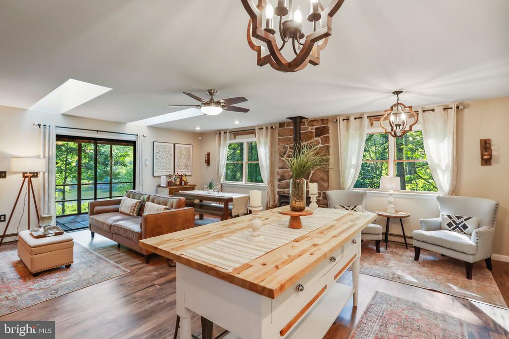 148 AMBERWOOD LANE