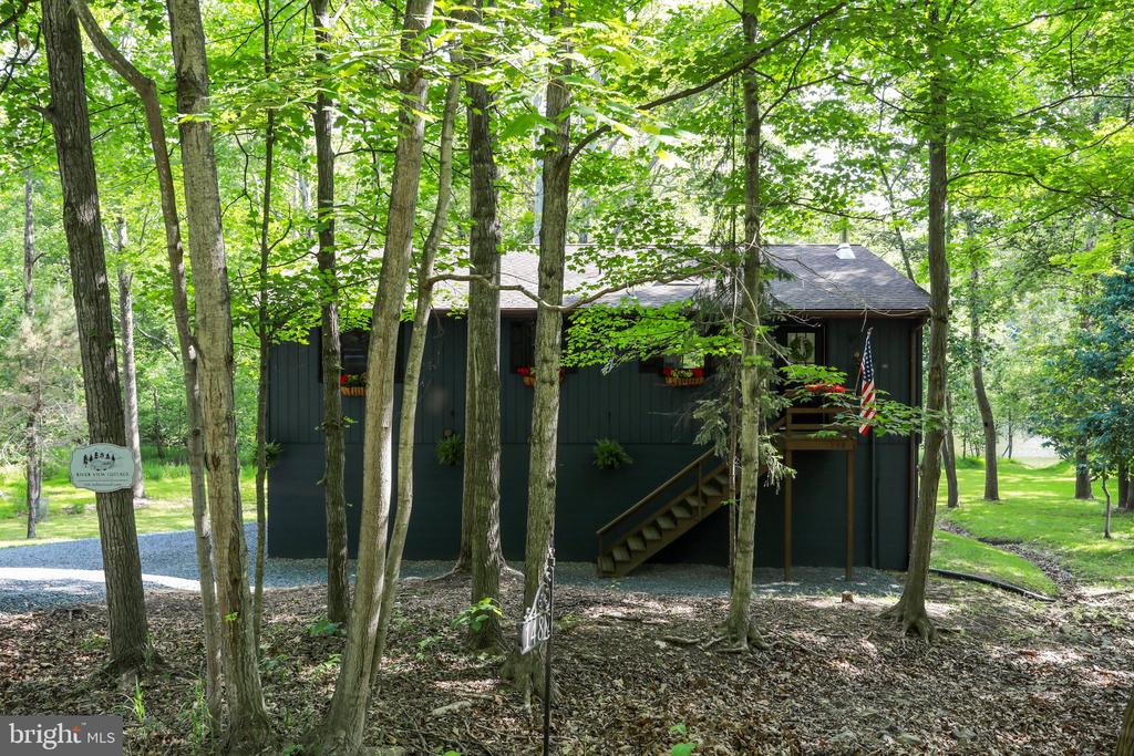 148 AMBERWOOD LANE