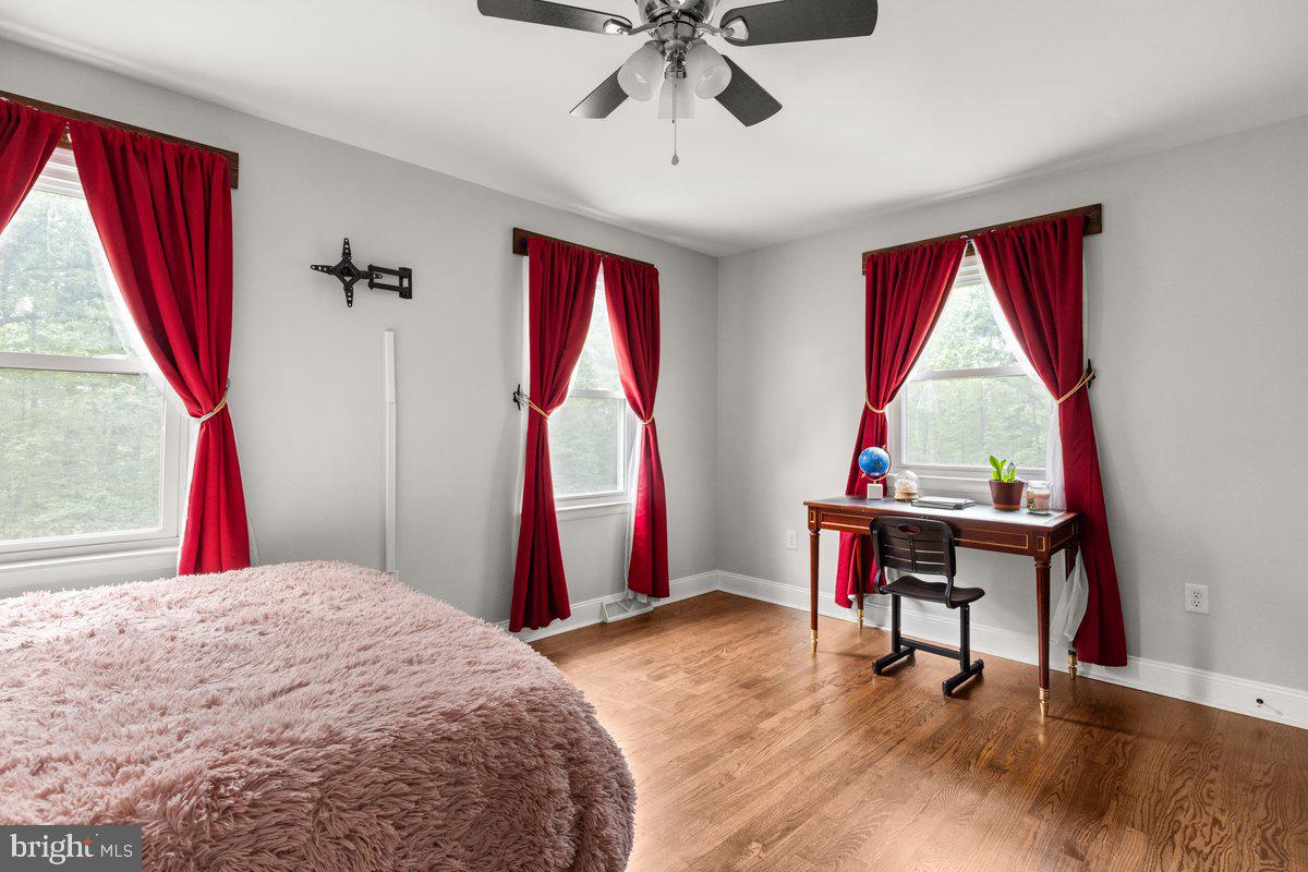 206 ENGLISH MUFFIN COURT