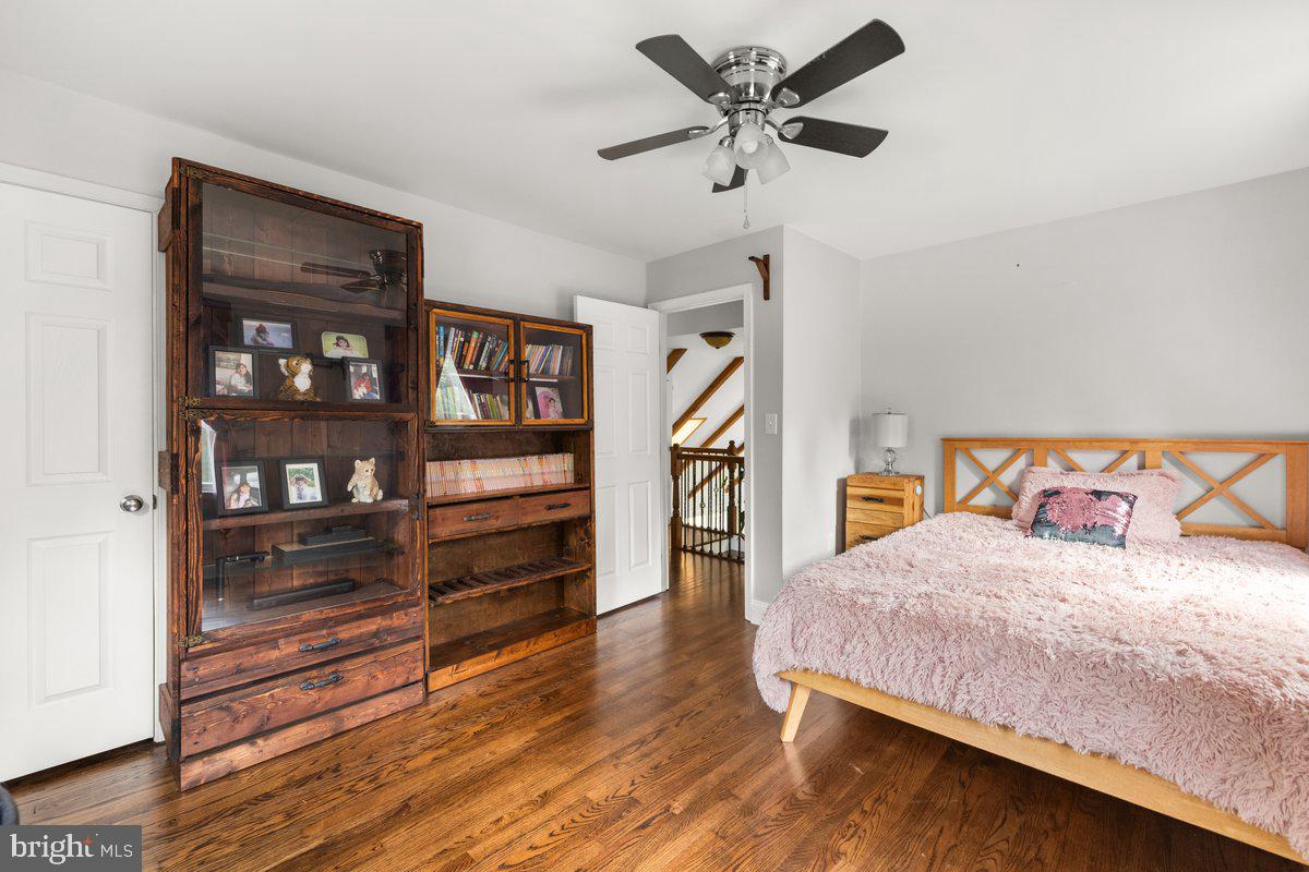 206 ENGLISH MUFFIN COURT