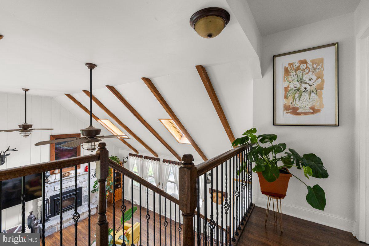 206 ENGLISH MUFFIN COURT