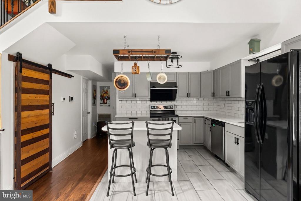 206 ENGLISH MUFFIN COURT