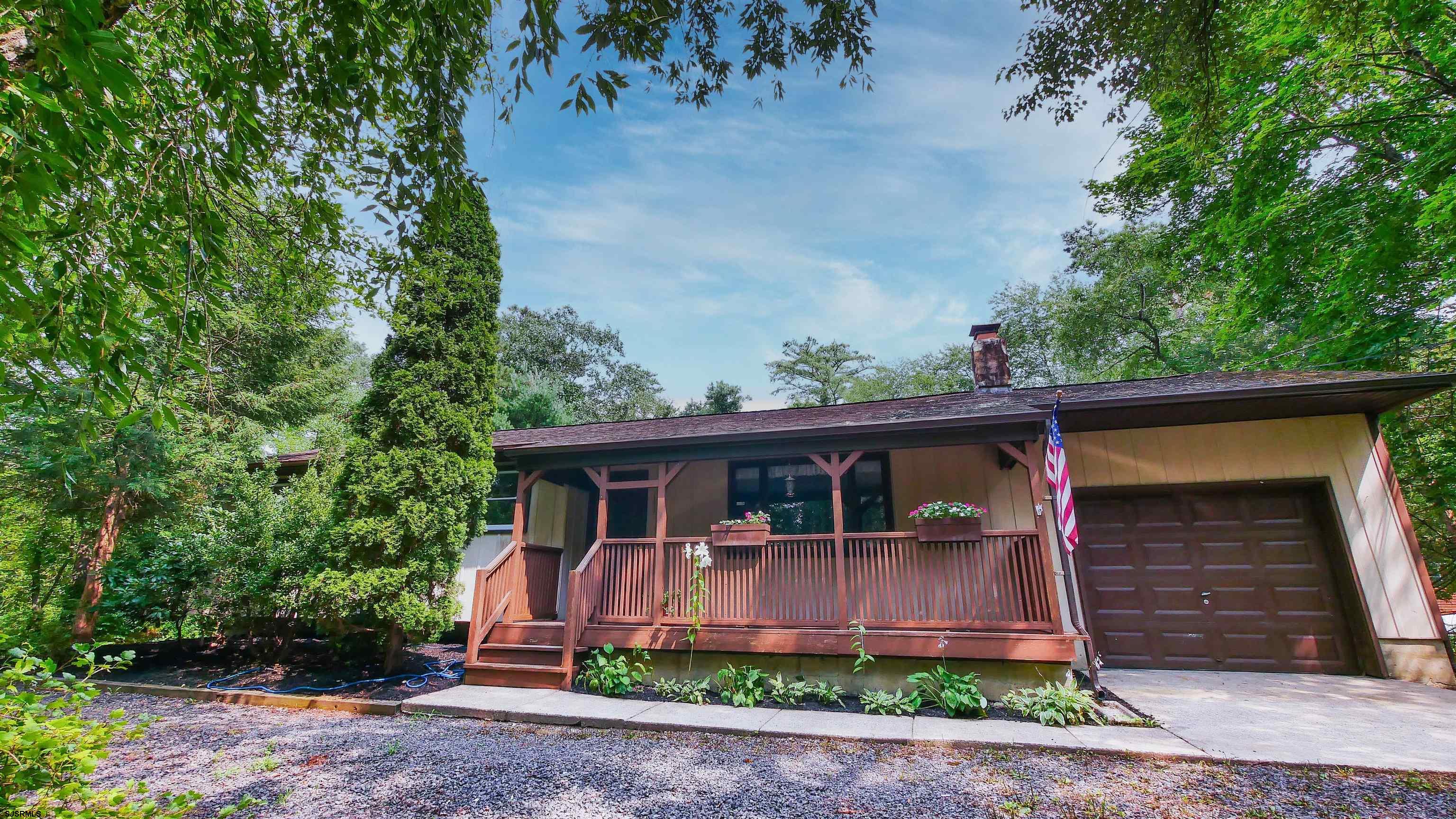 2635 Thurston Ave
