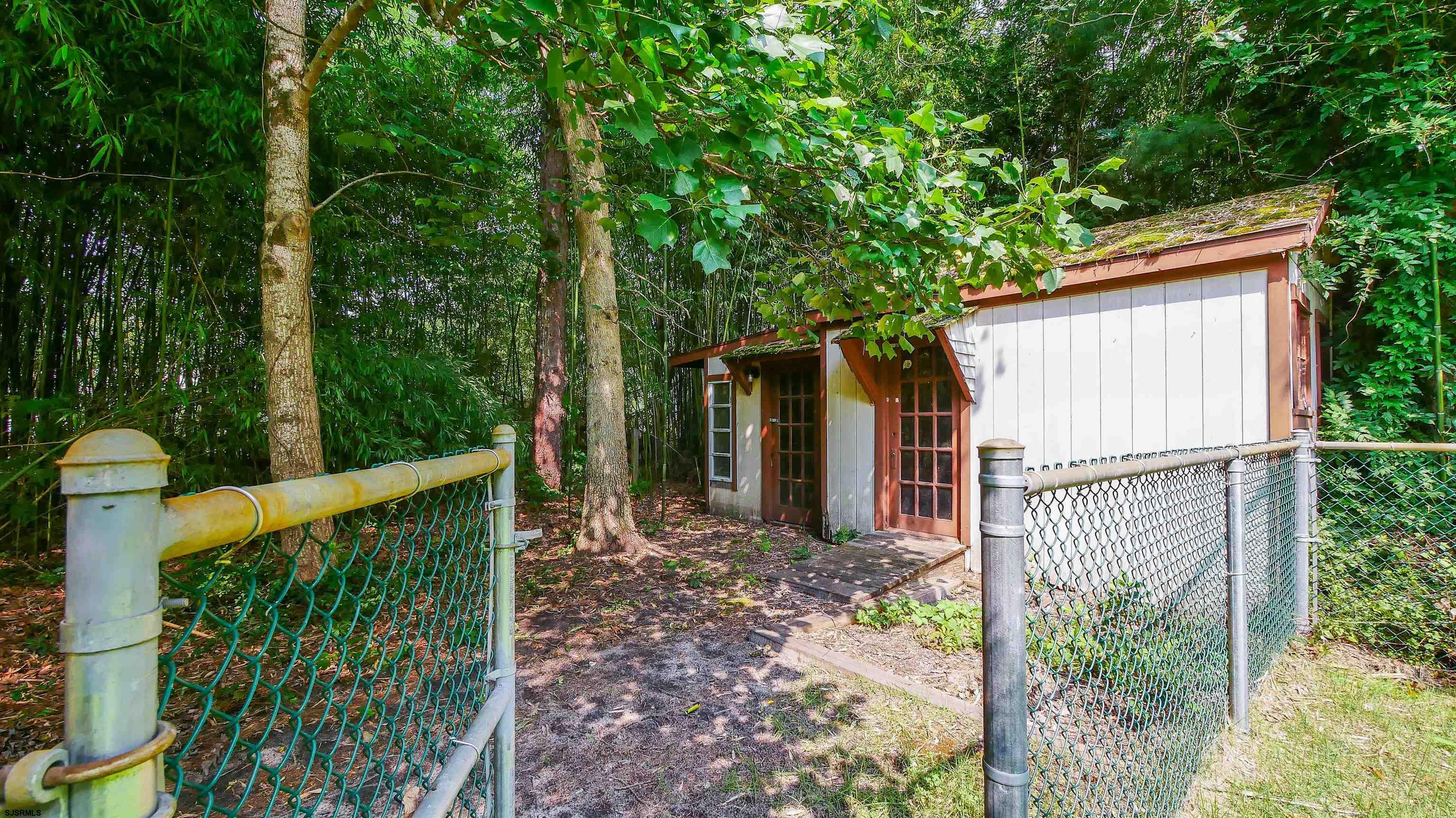 2635 Thurston Ave