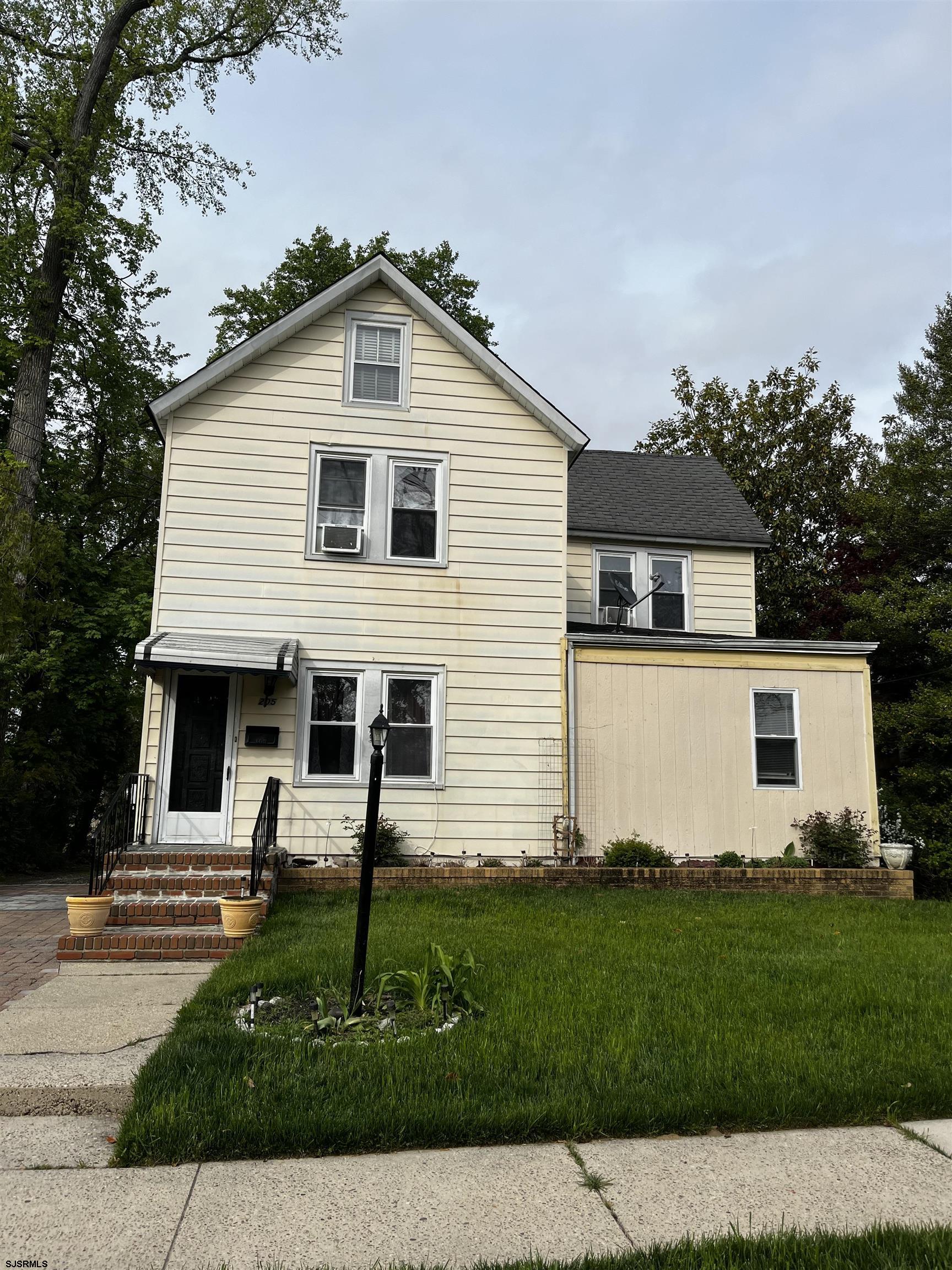 205 Valley Ave