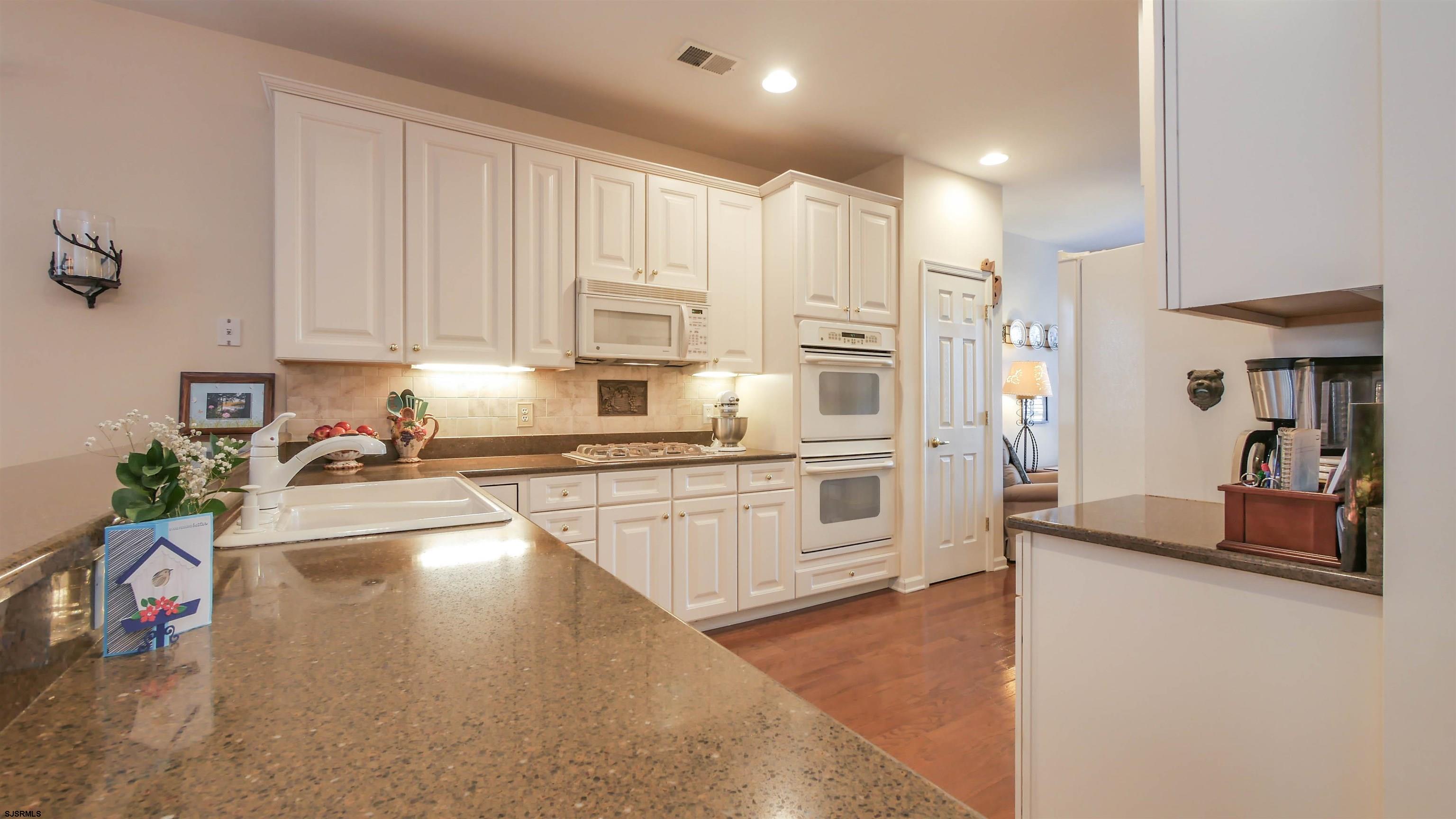 200 Tipperary Pl