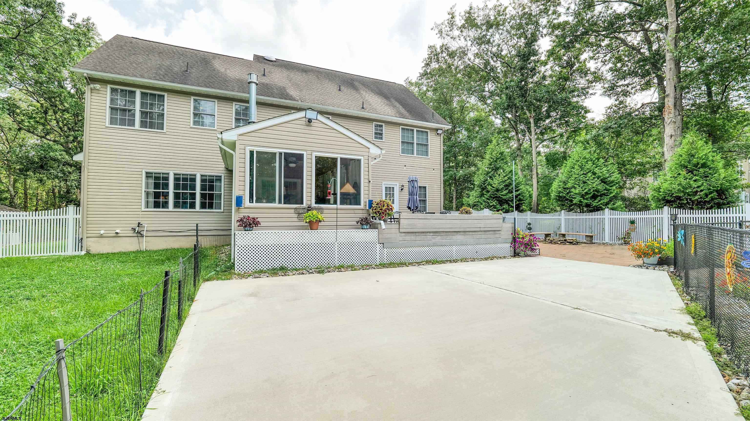 275 N Mannheim Ave