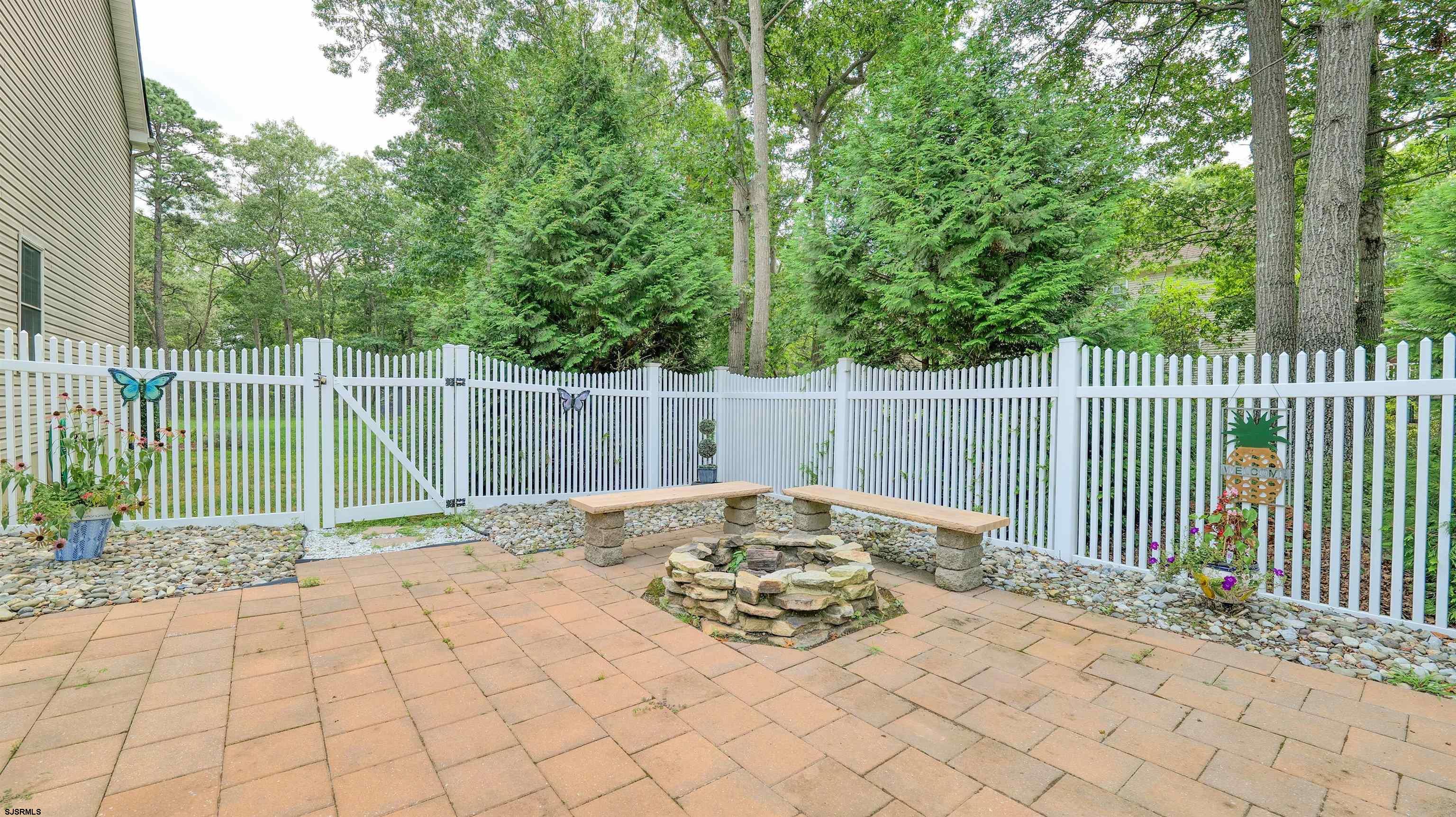 275 N Mannheim Ave