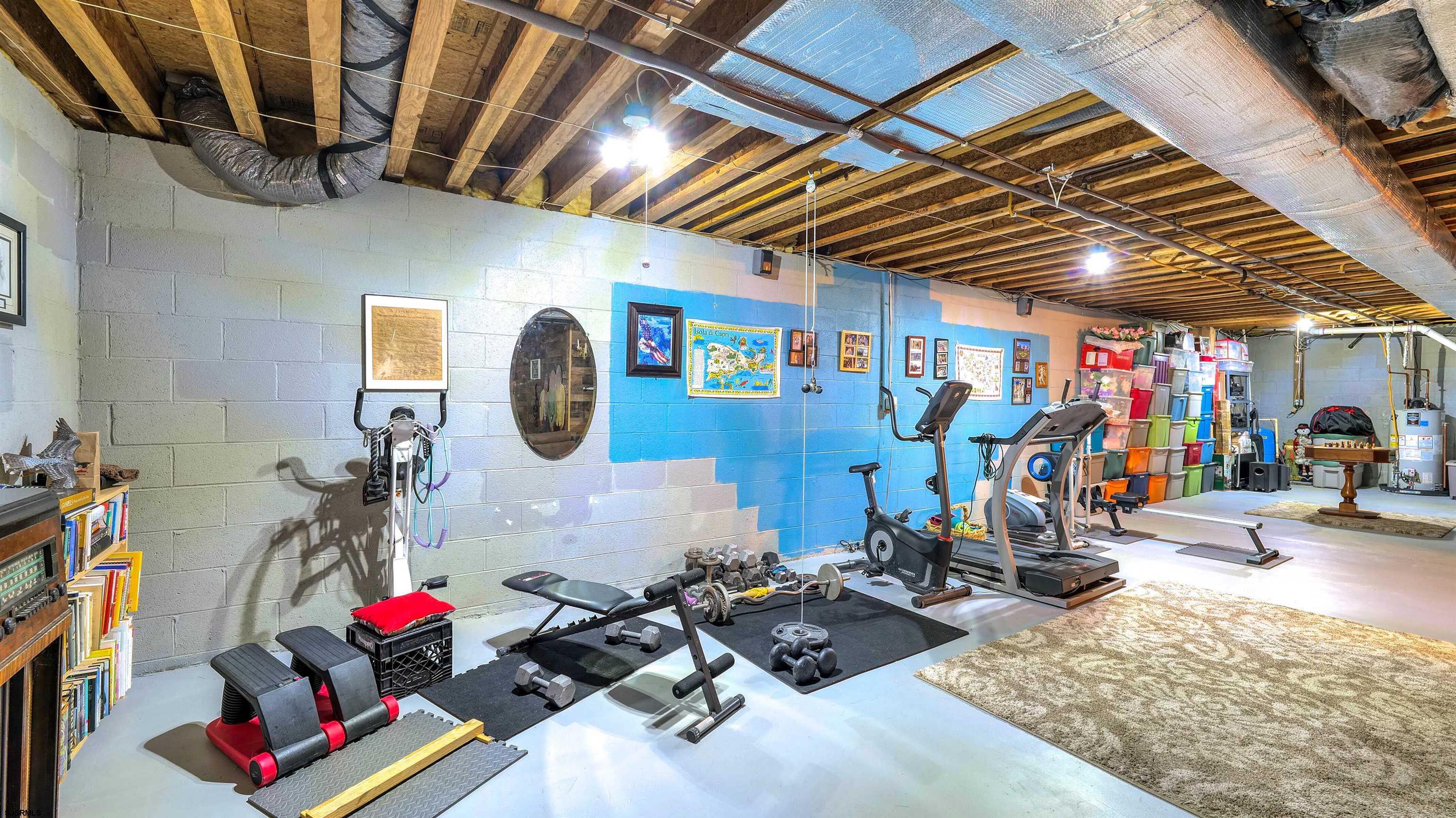 275 N Mannheim Ave