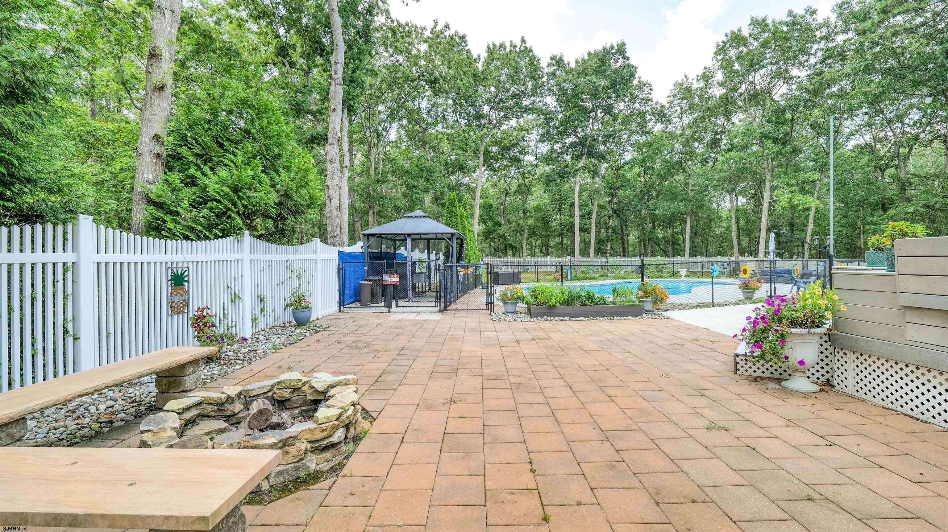 275 N Mannheim Ave