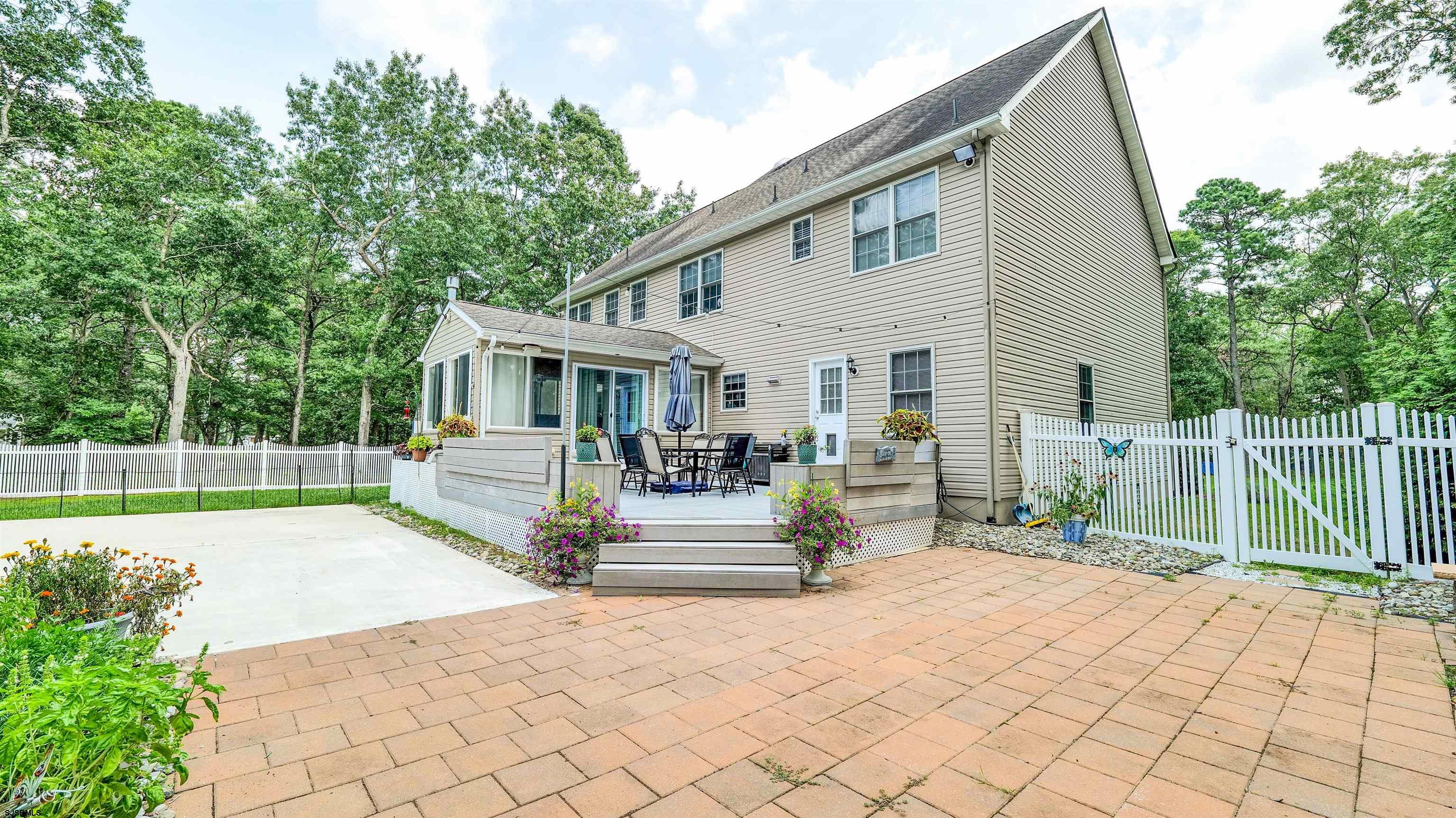 275 N Mannheim Ave