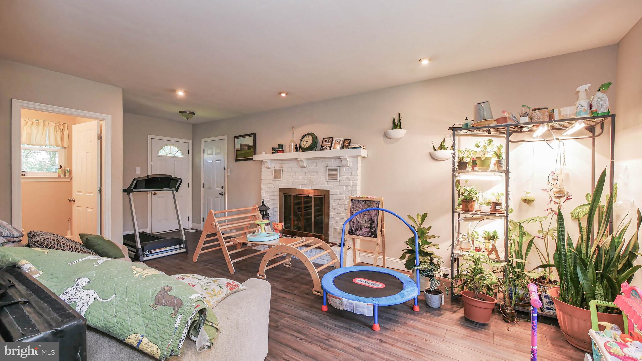 22 Alberts Ave