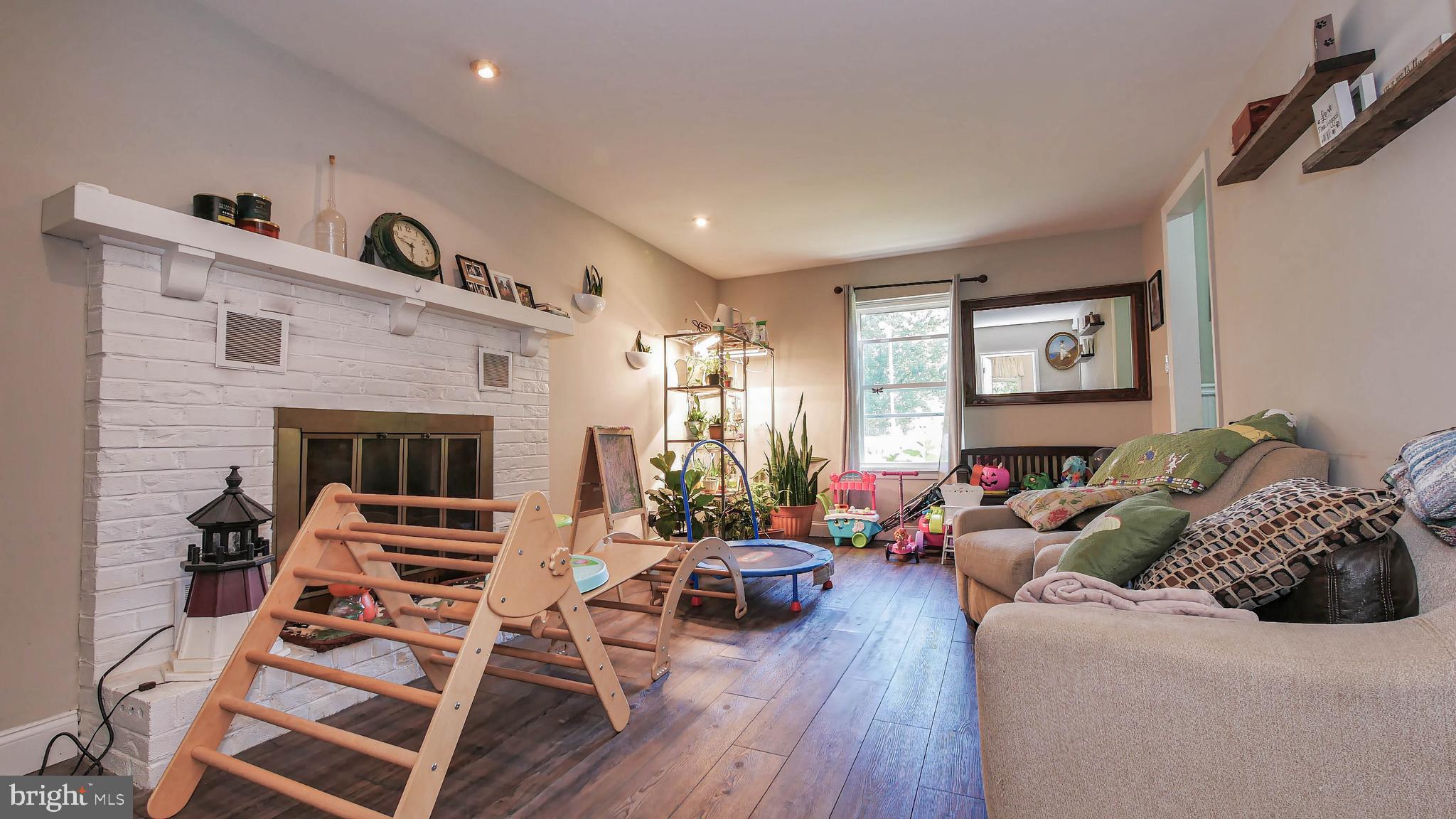 22 Alberts Ave