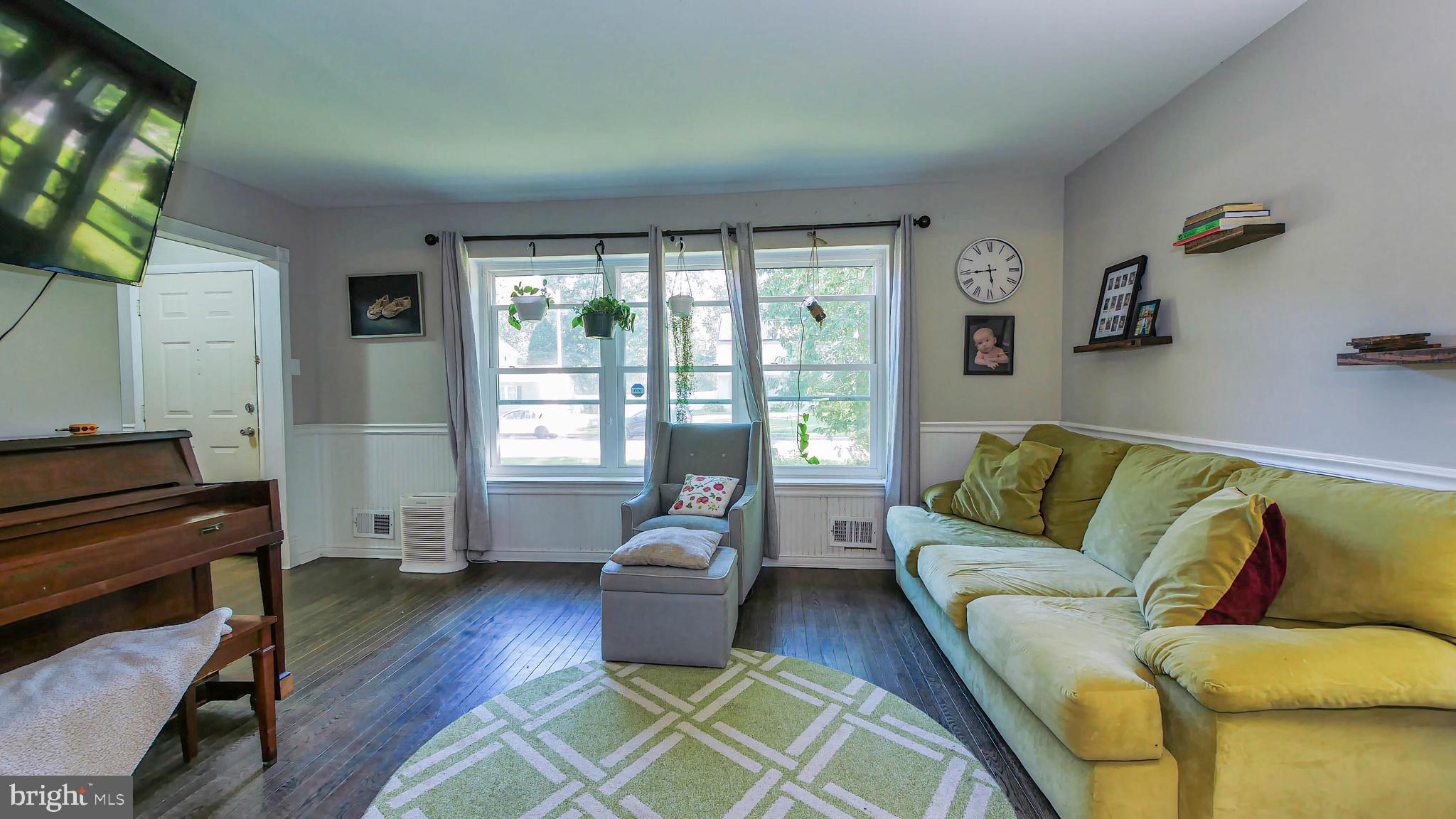 22 Alberts Ave