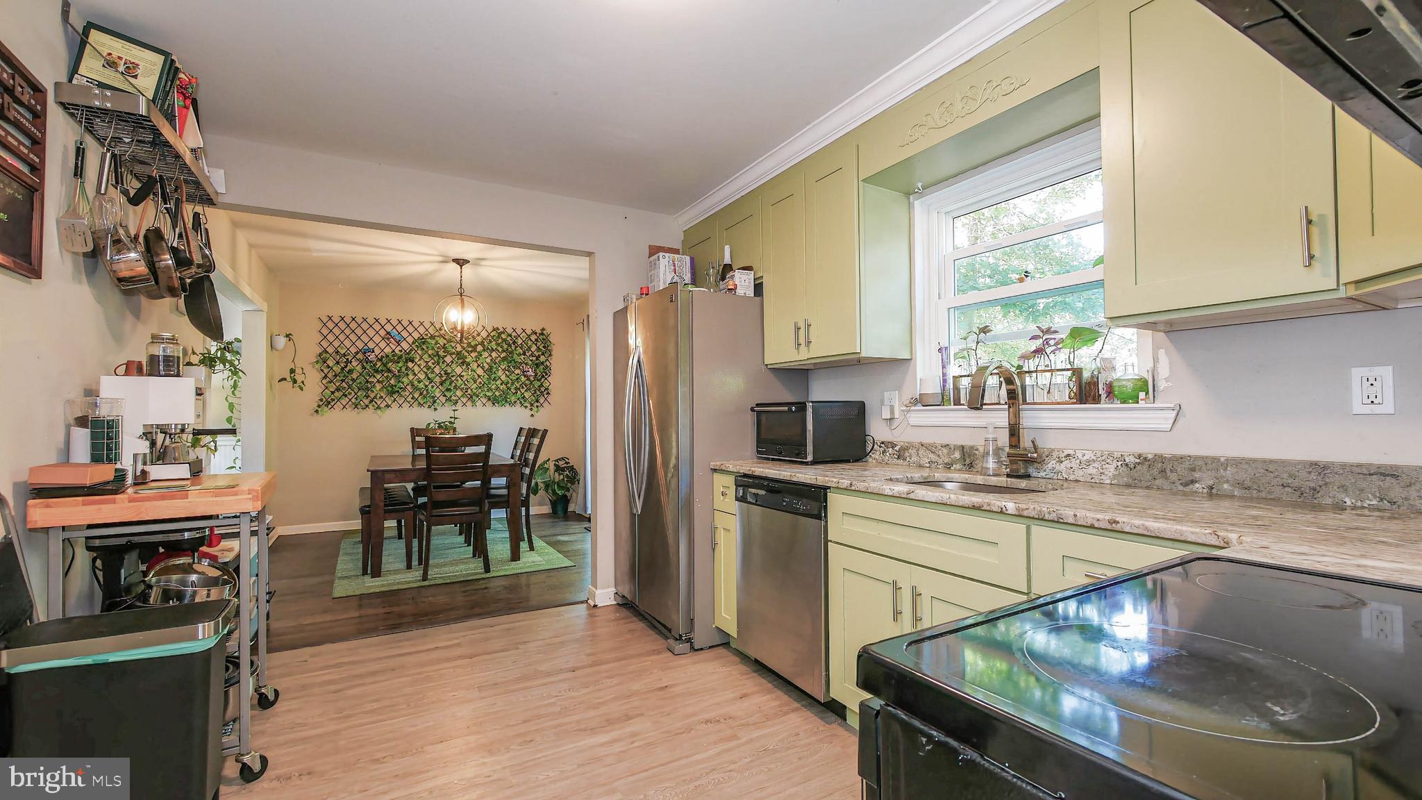 22 Alberts Ave