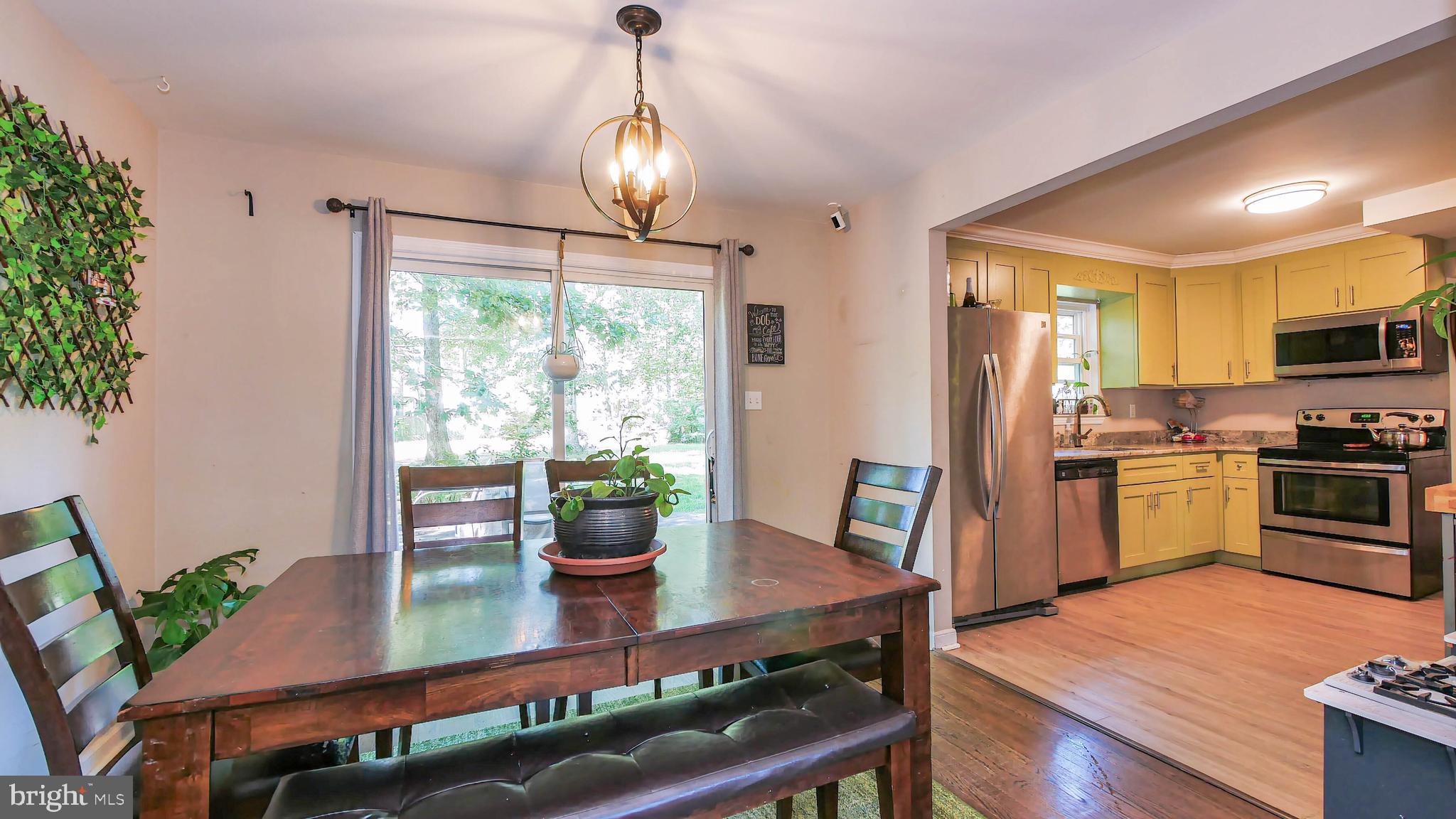 22 Alberts Ave