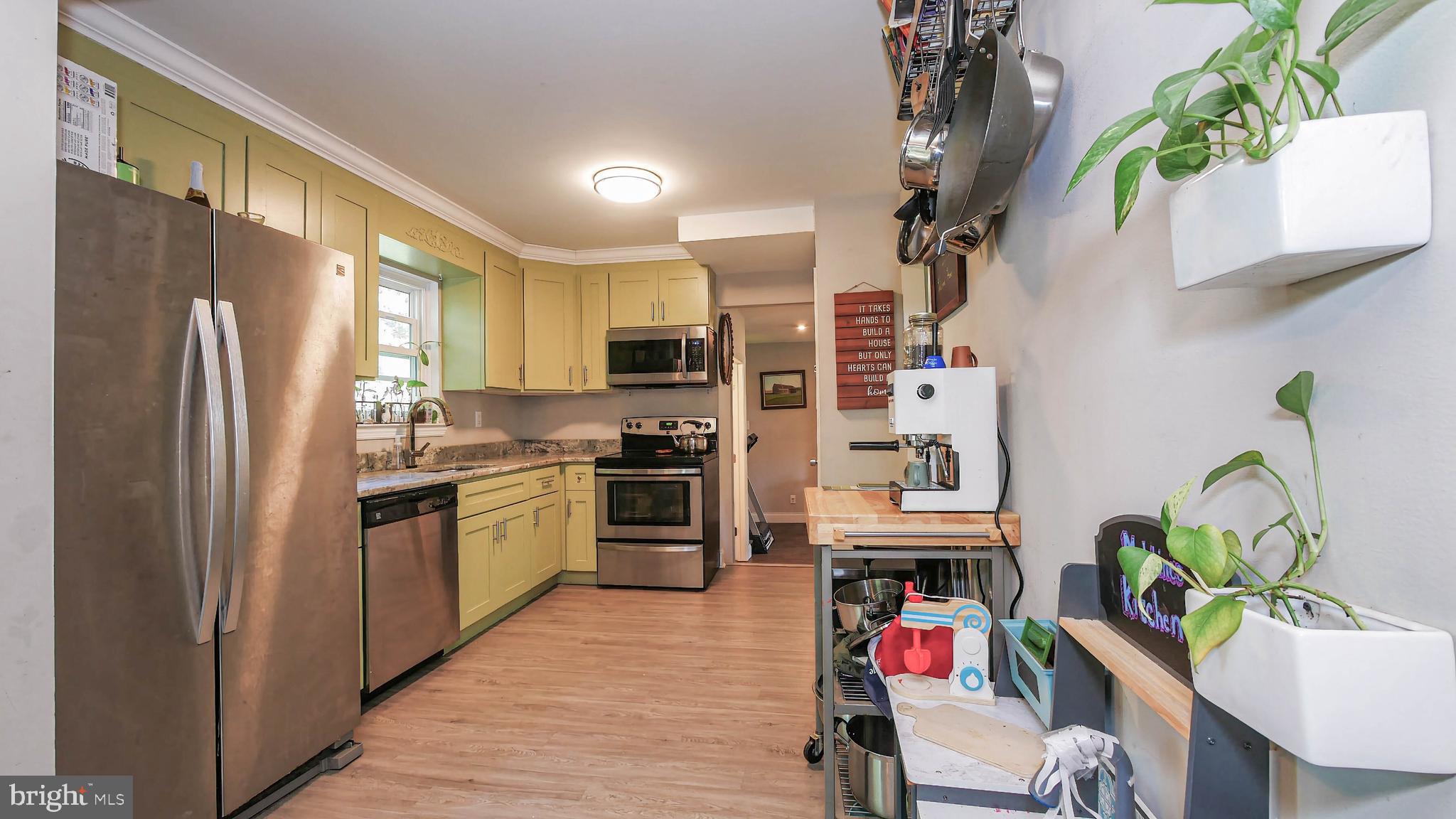22 Alberts Ave