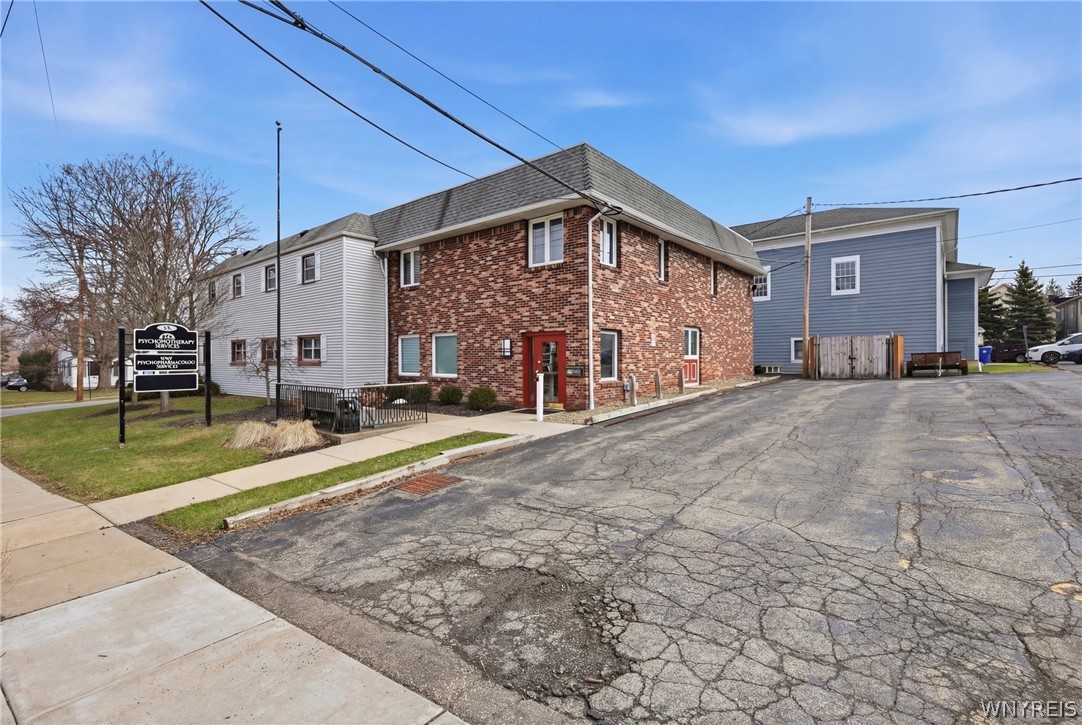 70 Linwood Avenue