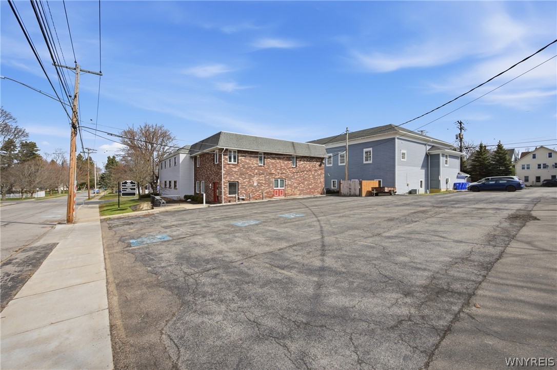 70 Linwood Avenue
