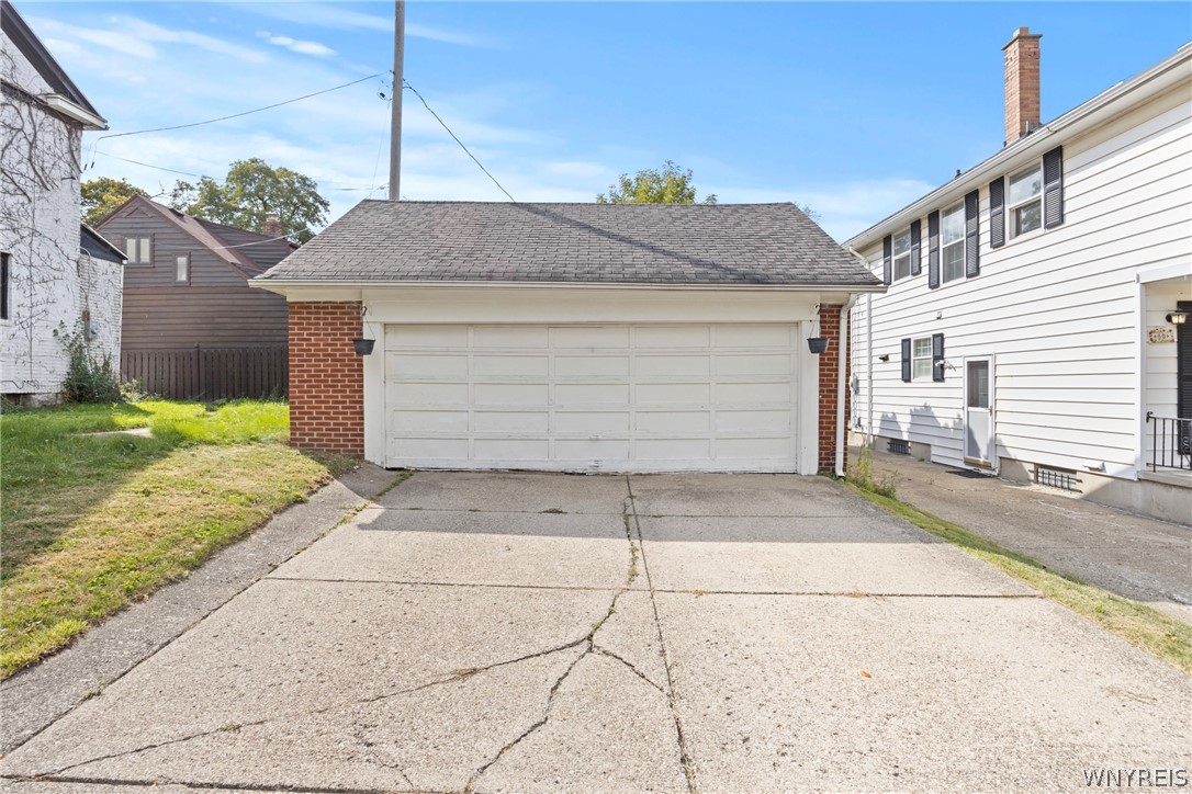 80 Capen Boulevard