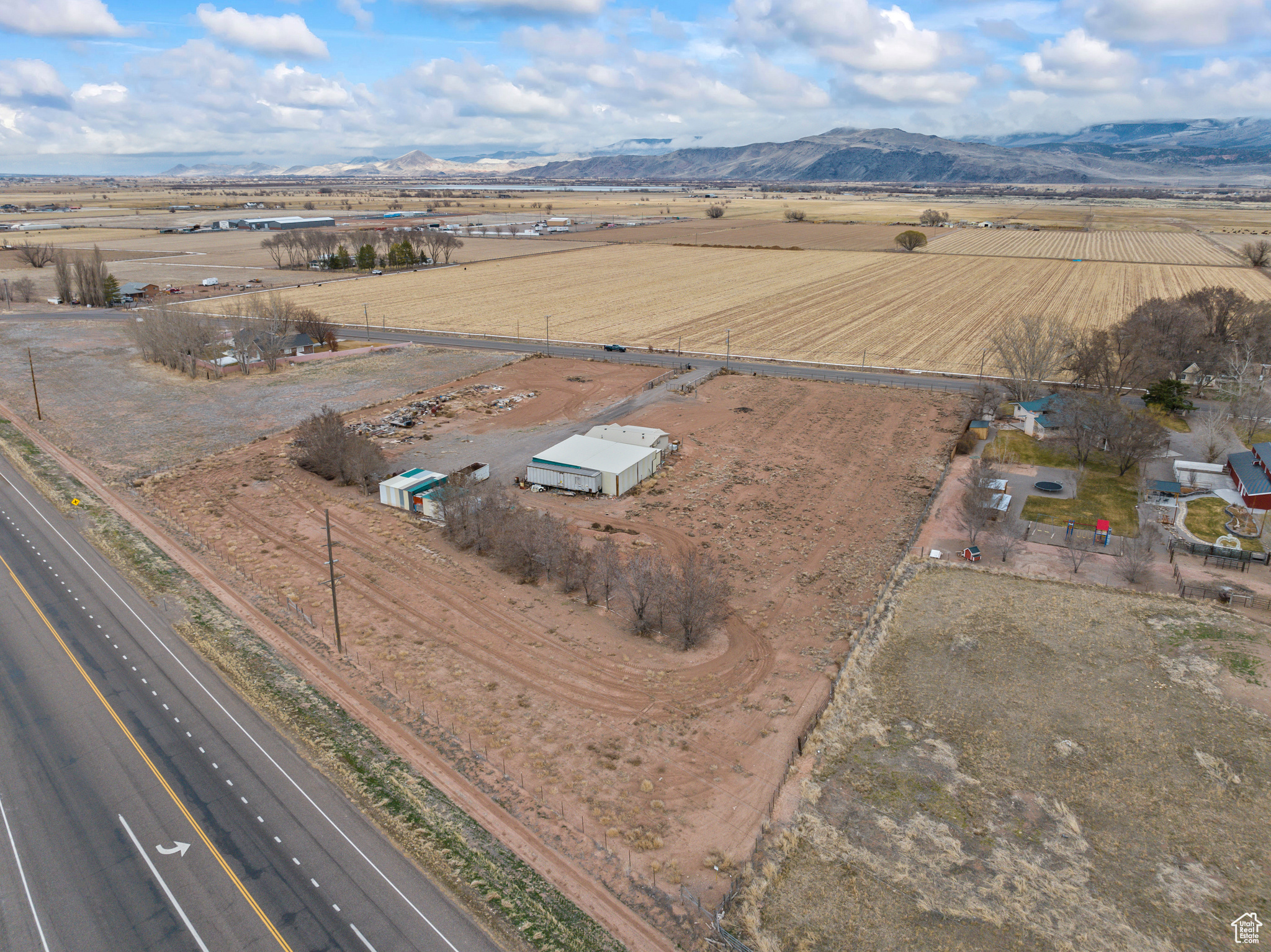 875 N MAIN ST
