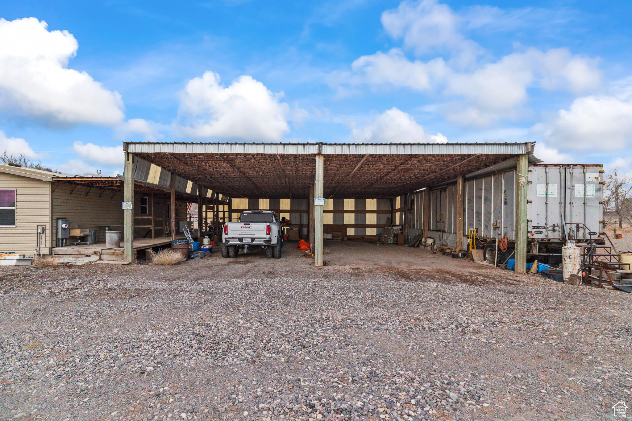 875 N MAIN ST