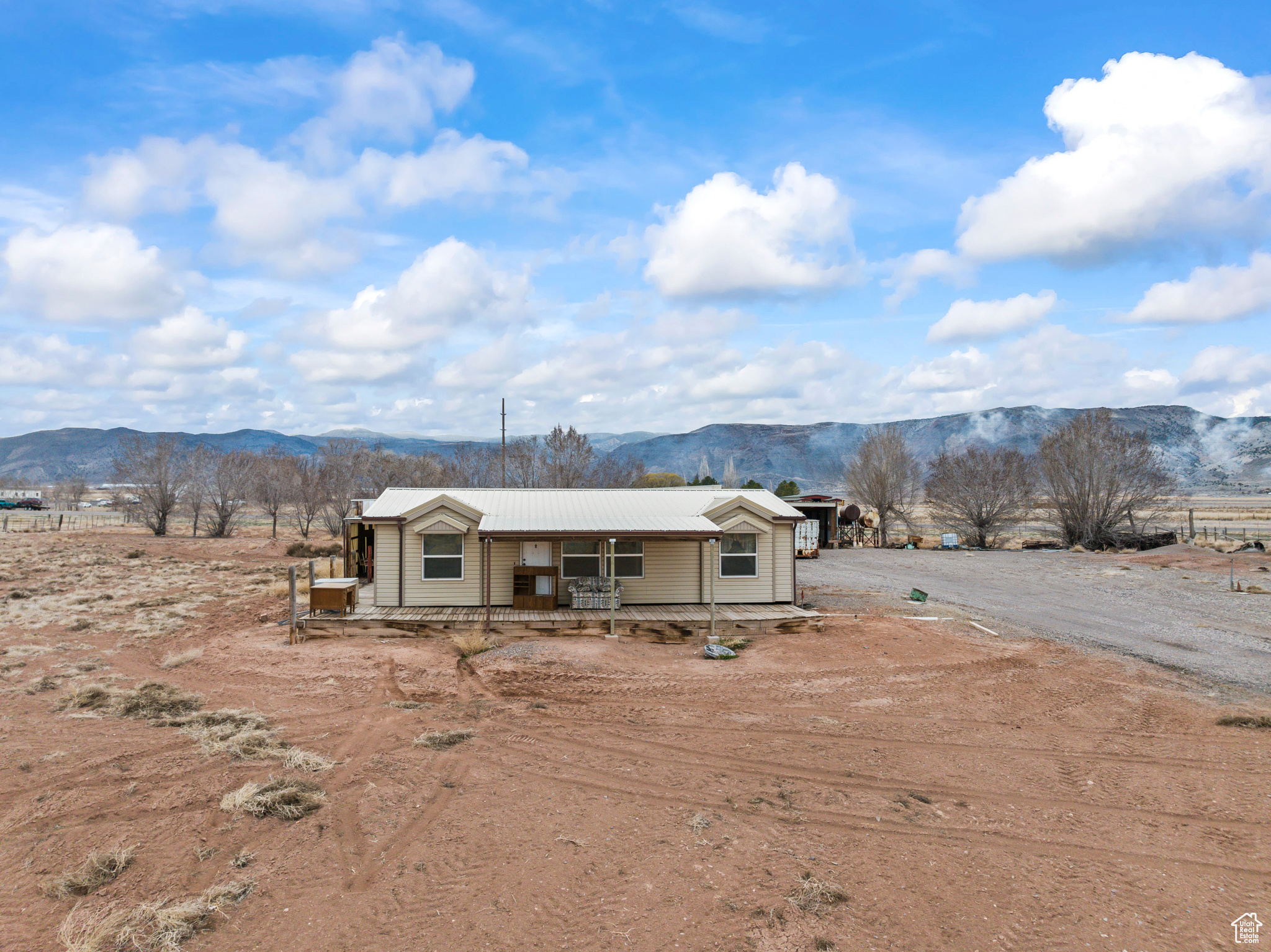 875 N MAIN ST