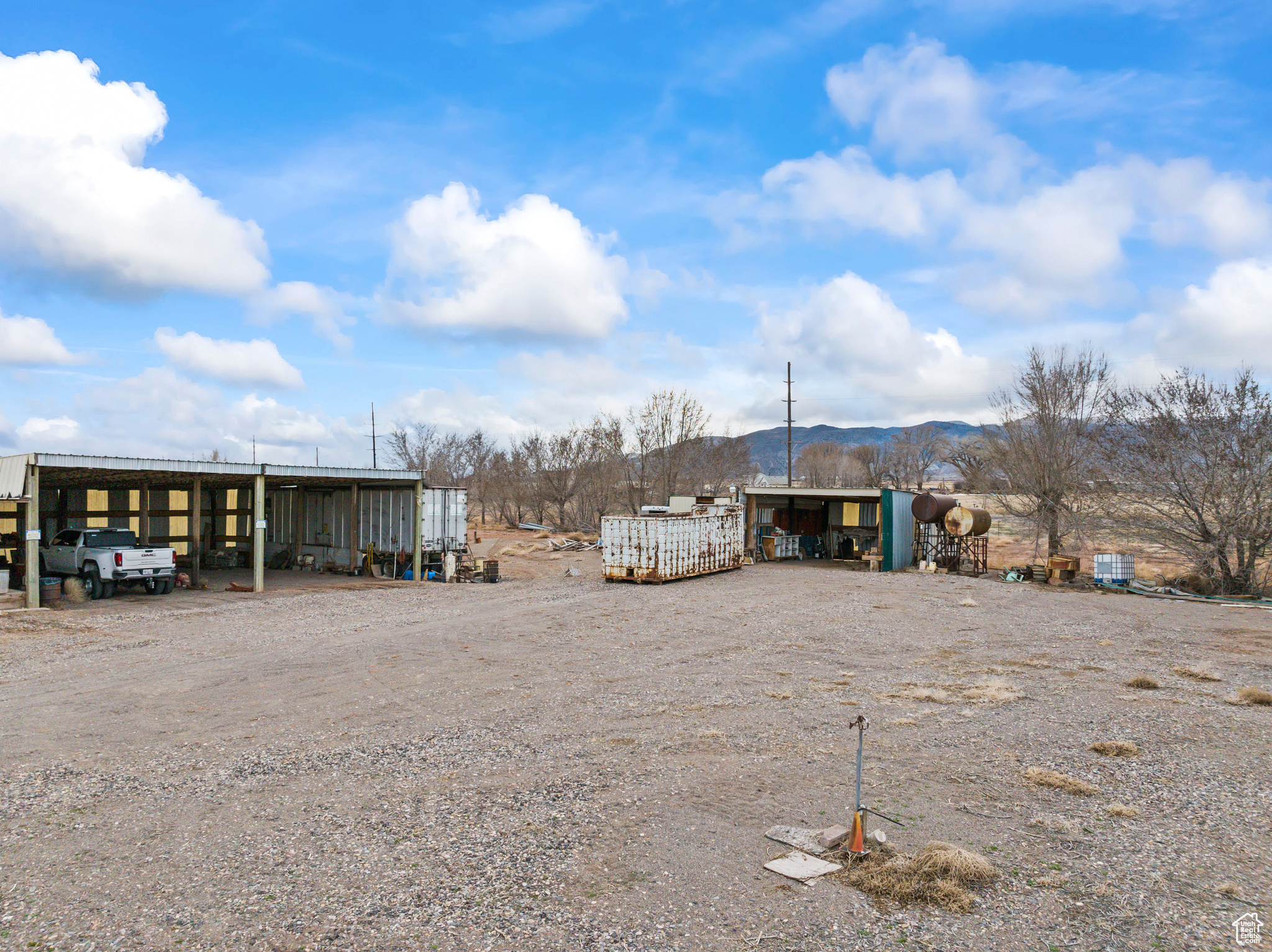 875 N MAIN ST