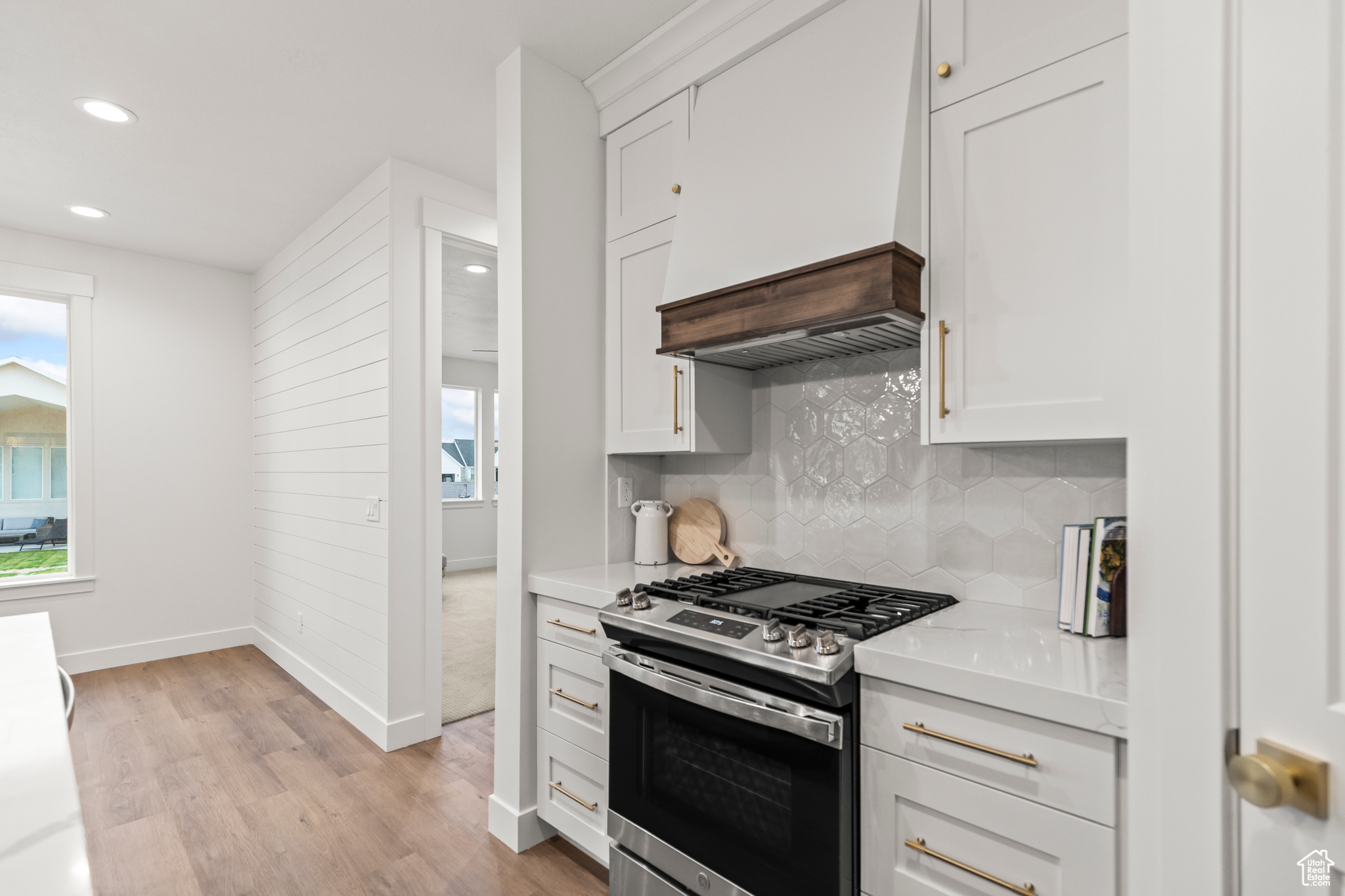 949 W TORREY PINES DR