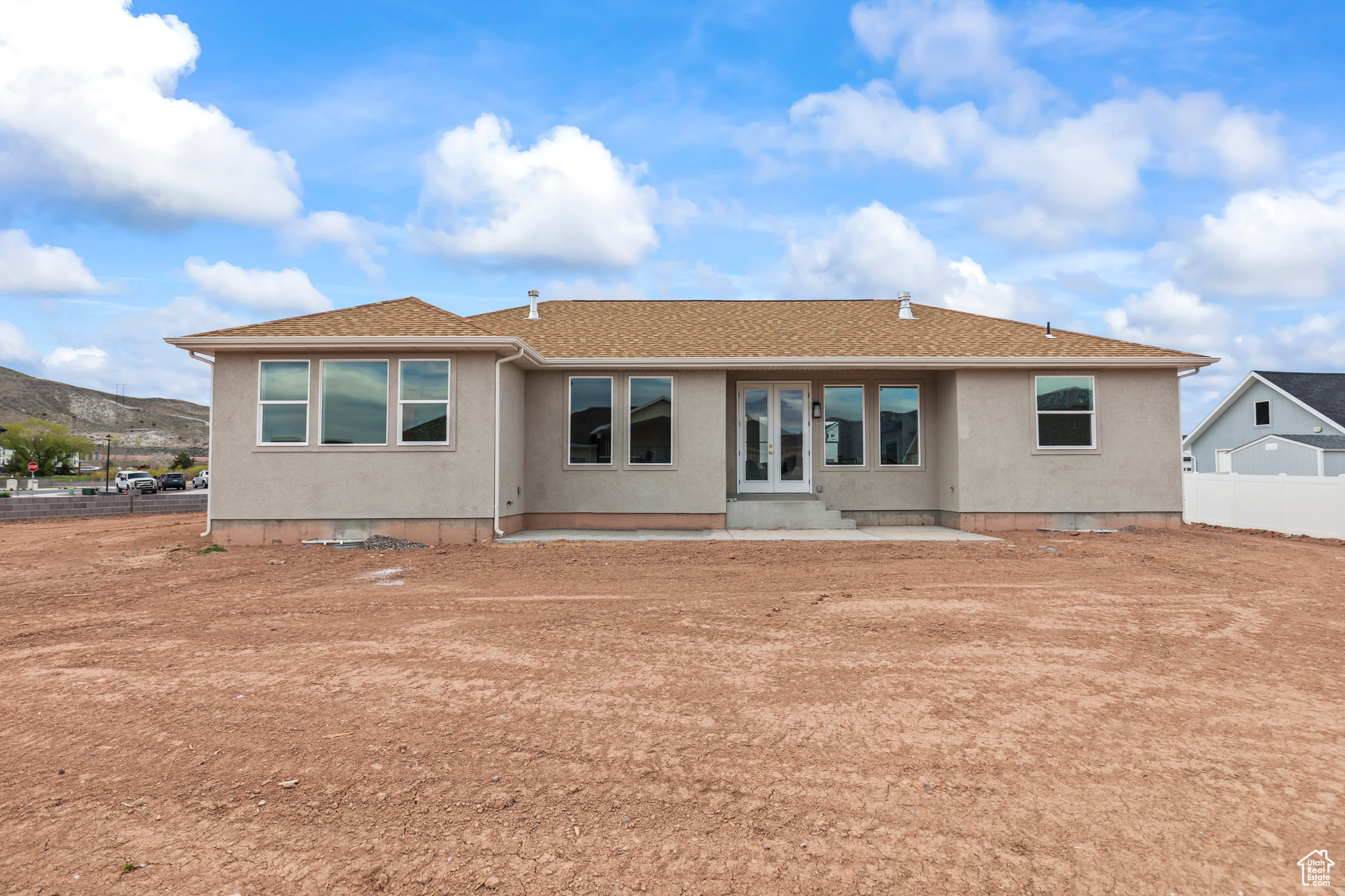 949 W TORREY PINES DR
