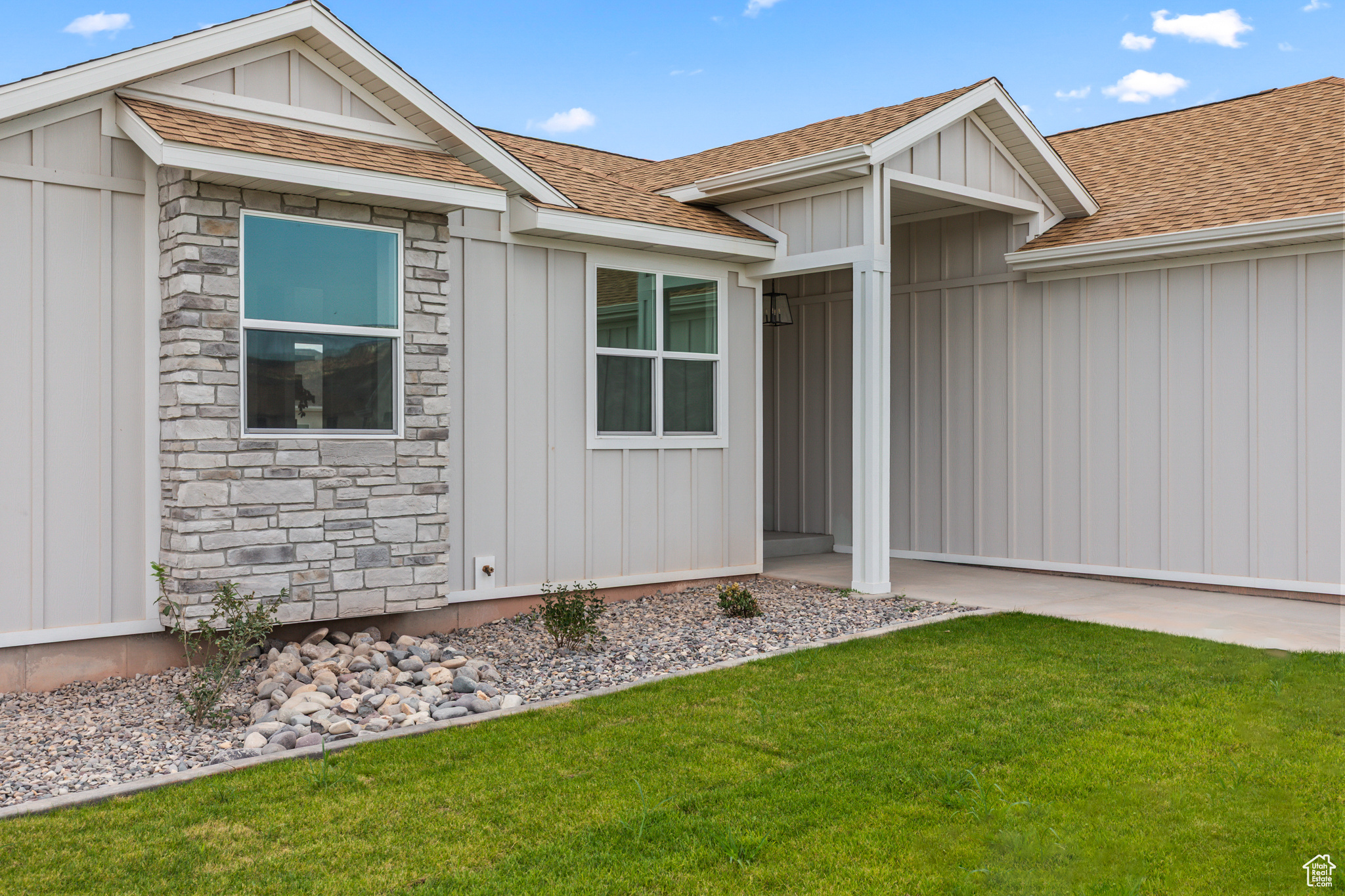 949 W TORREY PINES DR