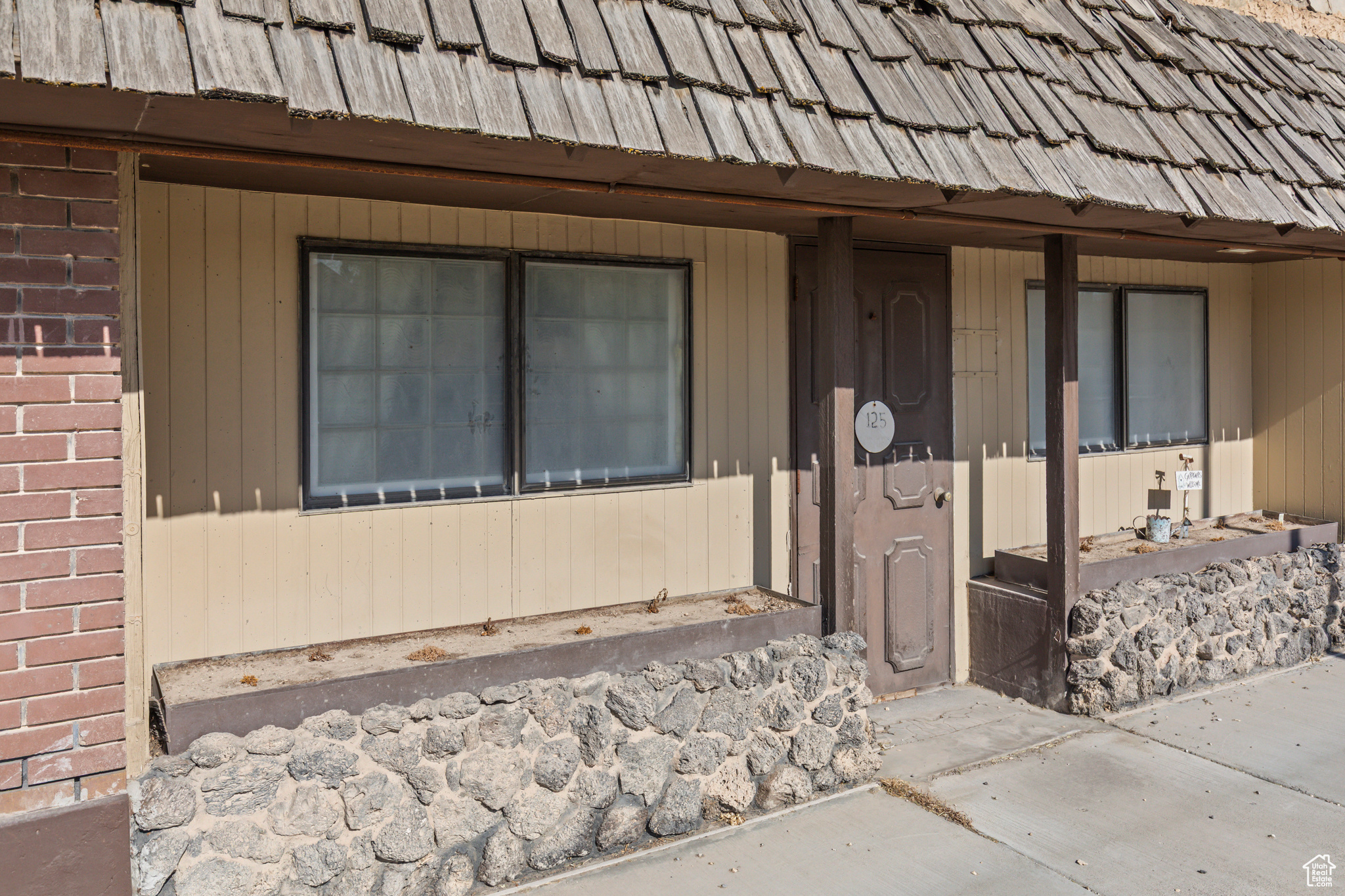 125 S MAIN ST