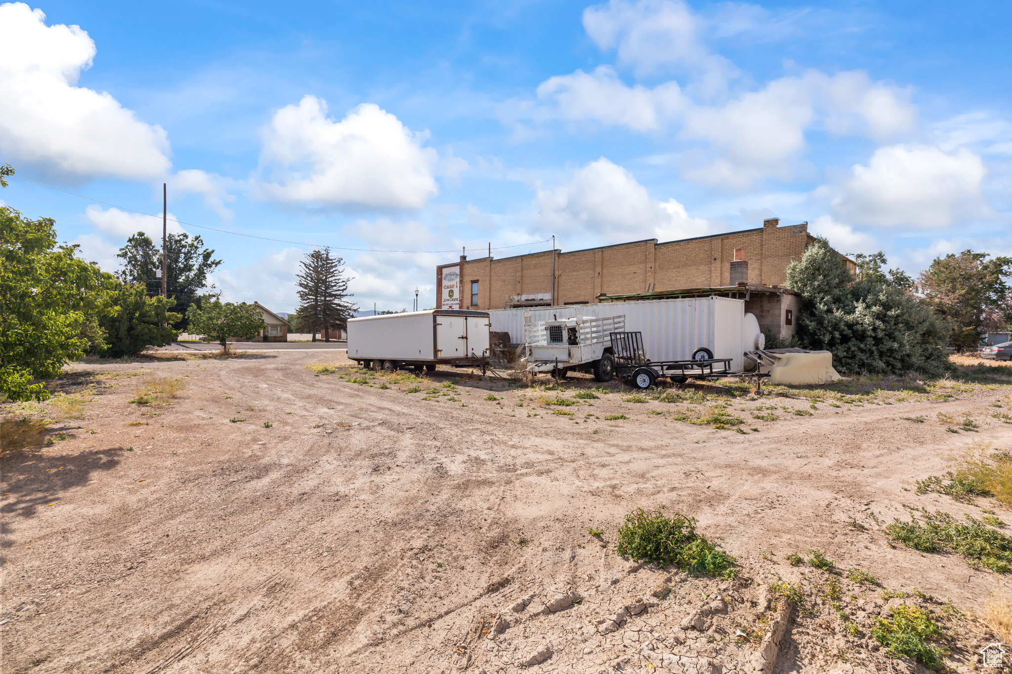 125 S MAIN ST