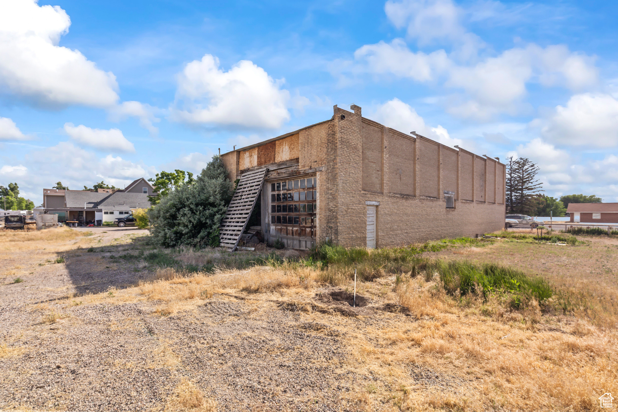 125 S MAIN ST
