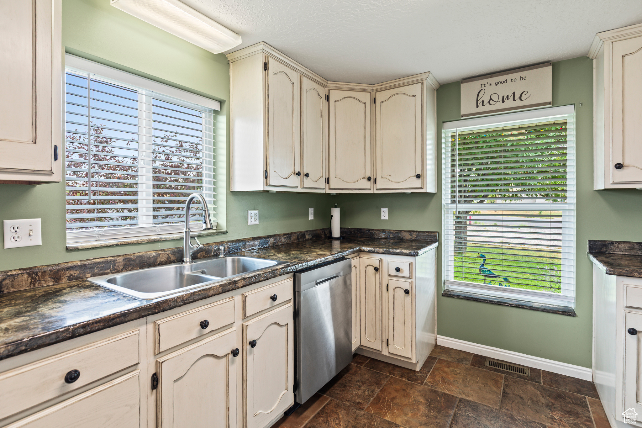 145 E MAIN ST