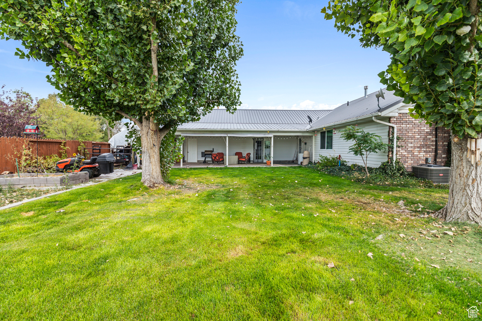145 E MAIN ST